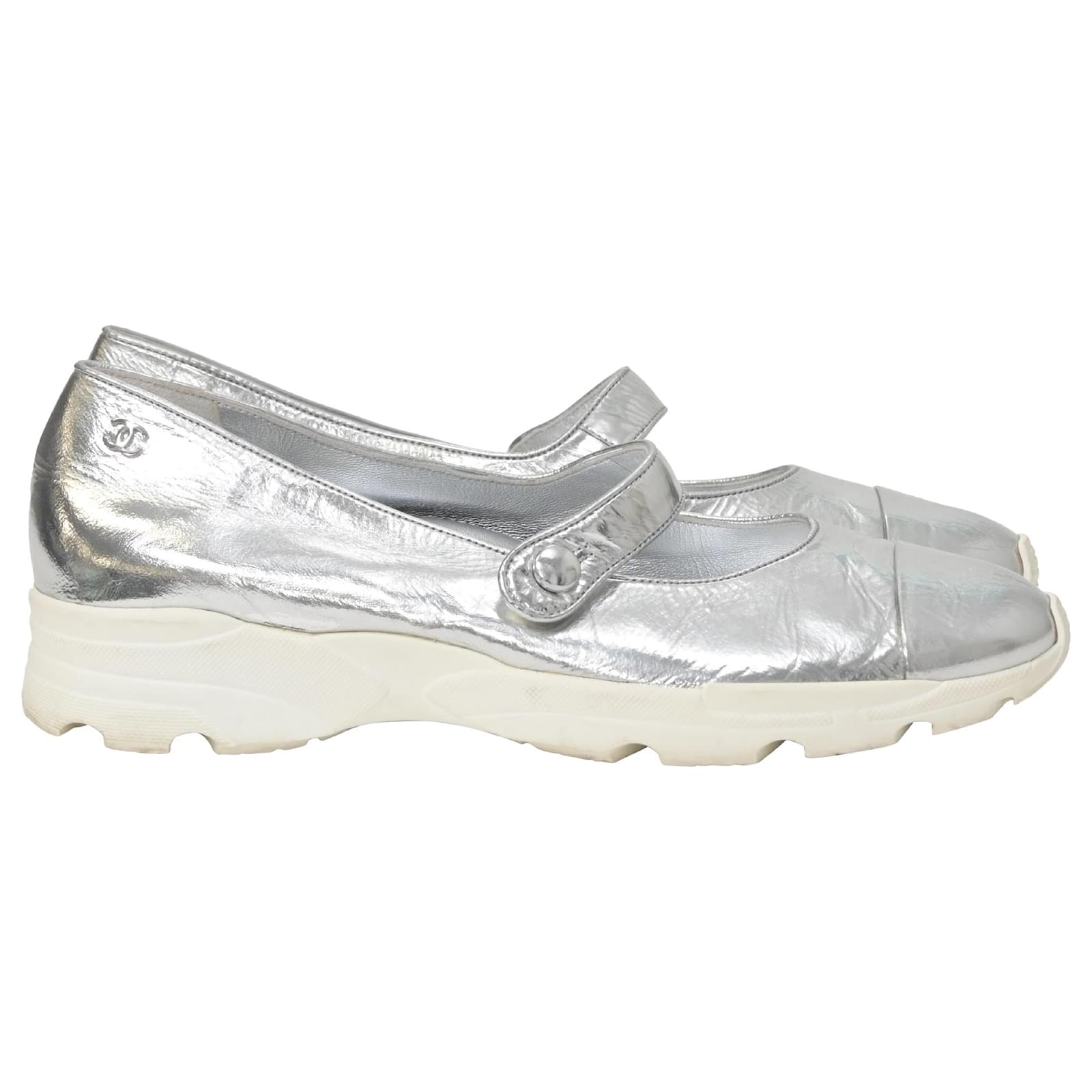 Timeless Chanel Mary Jane Sneakers in Silver Leather Silvery