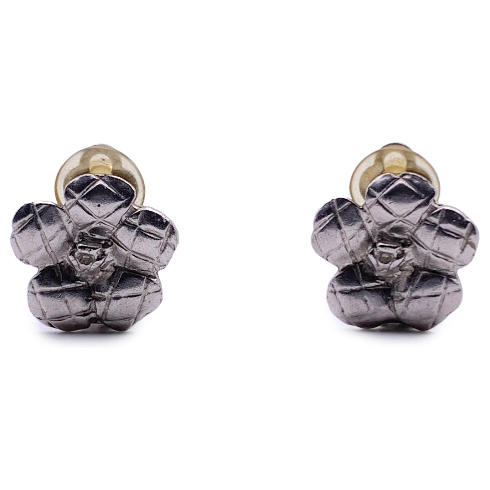 Chanel Vintage Silver Metal Quilted Camellia Flower Clip On