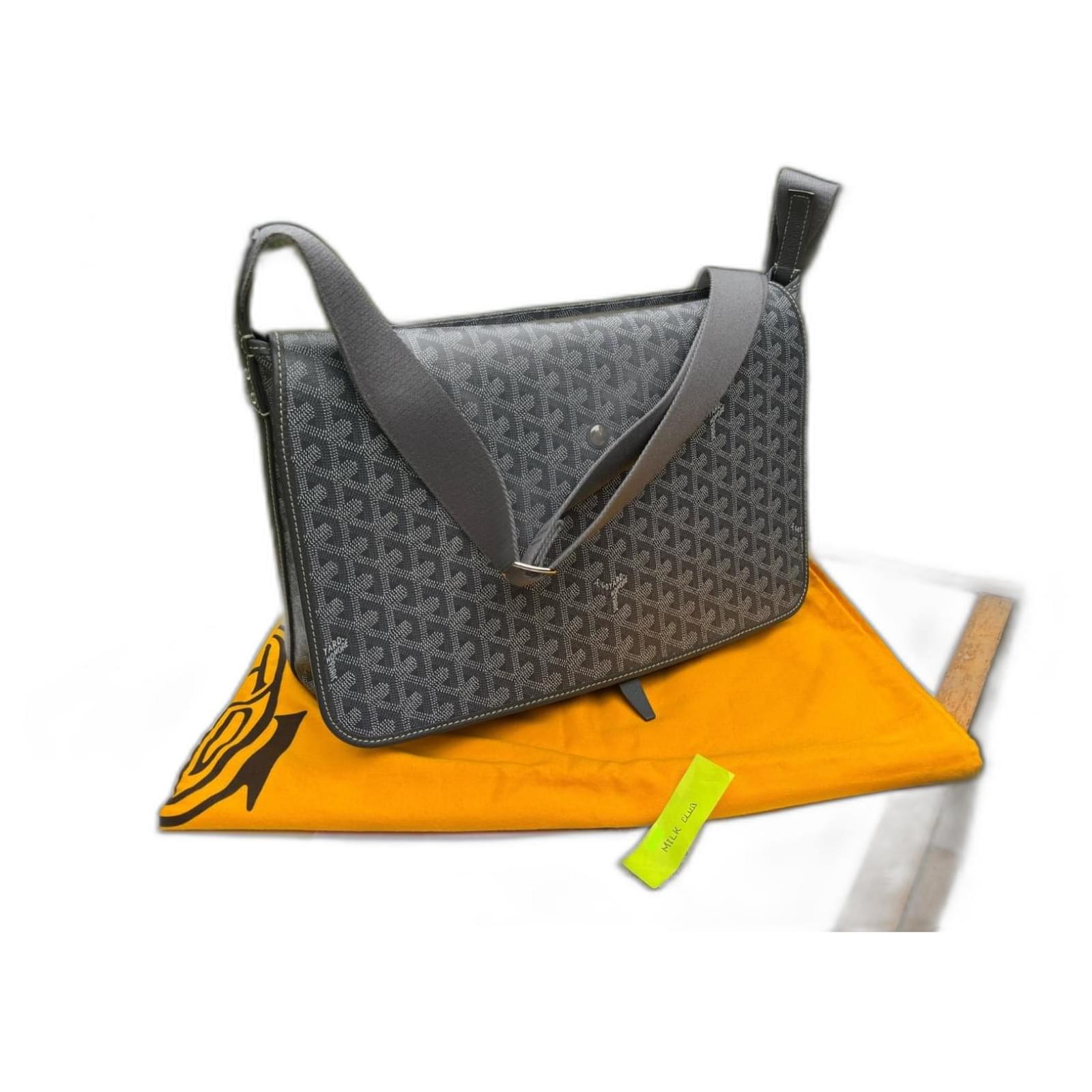 Goyard Messager Capétien MM Grey Cloth Joli Closet