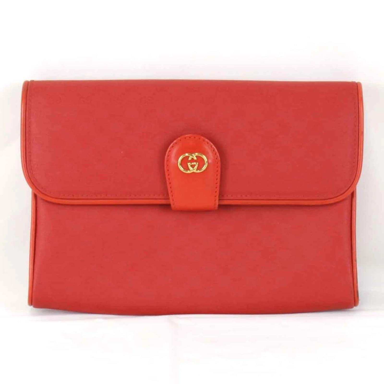 Pochette en cuir rouge Gucci Plastique ref.1577376 Joli Closet