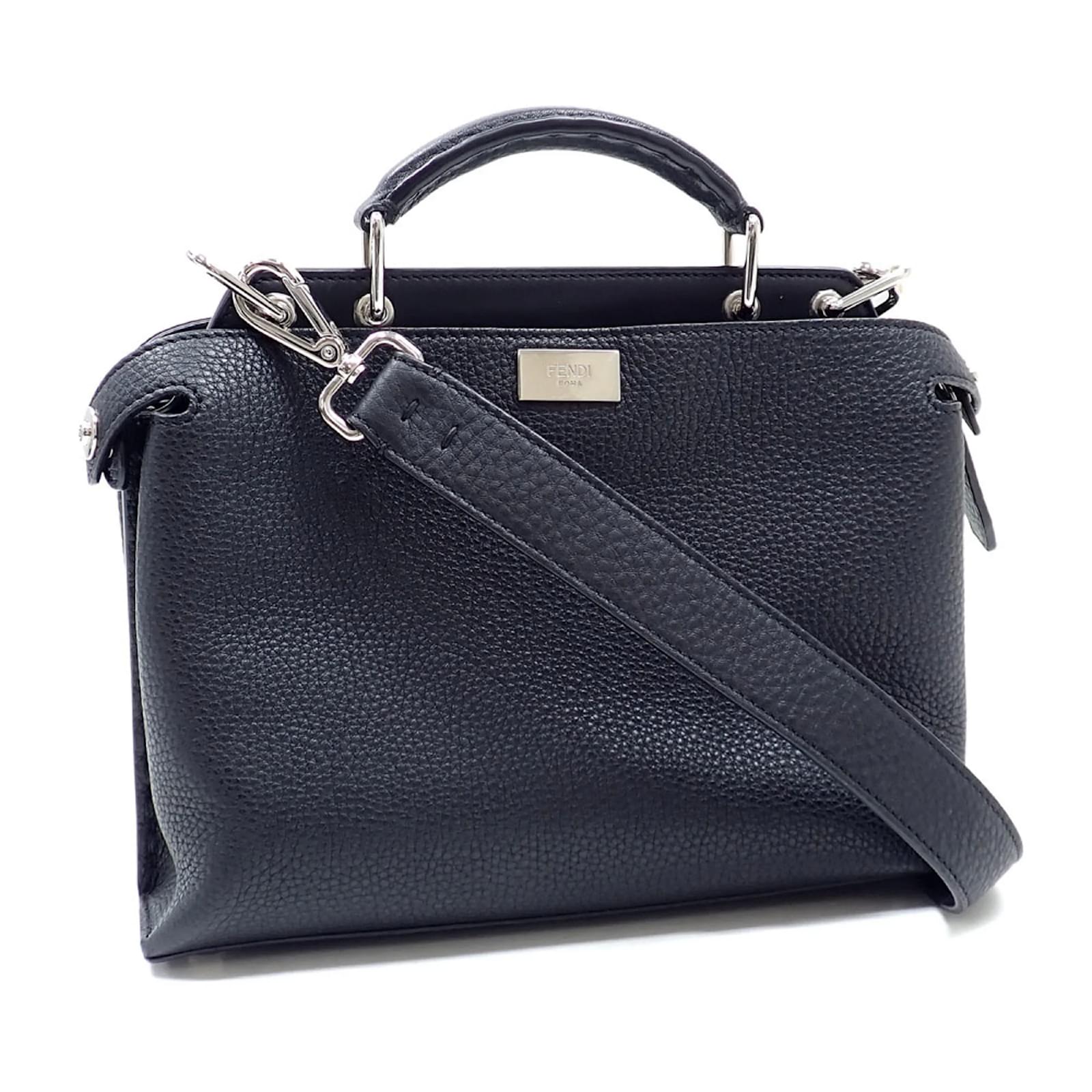 Fendi Peekaboo Iconic Essential Handtasche Schwarz Leder ref.1578486 Joli Closet