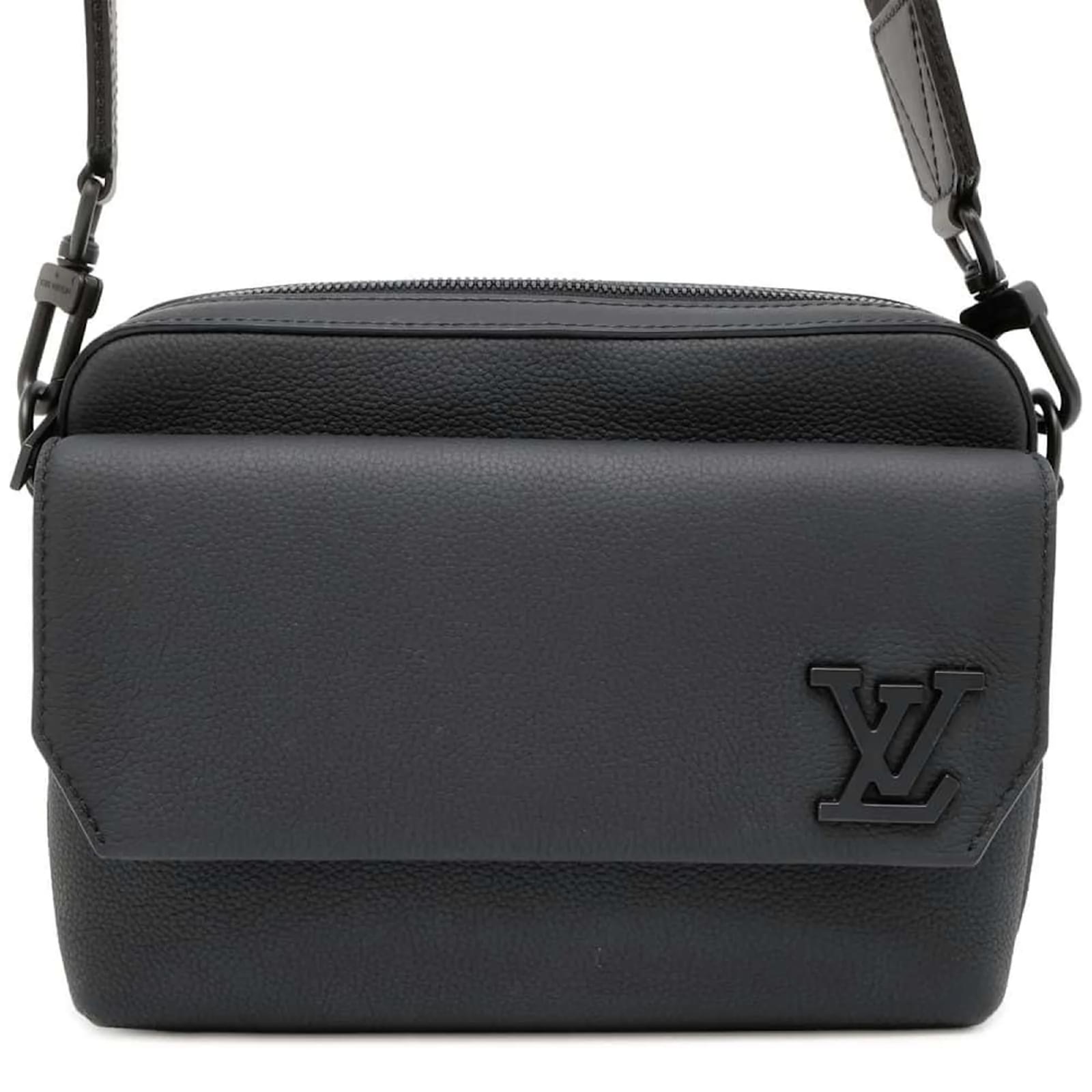Louis Vuitton Leather Shoulder Bag Black ref.1578530 - Joli
