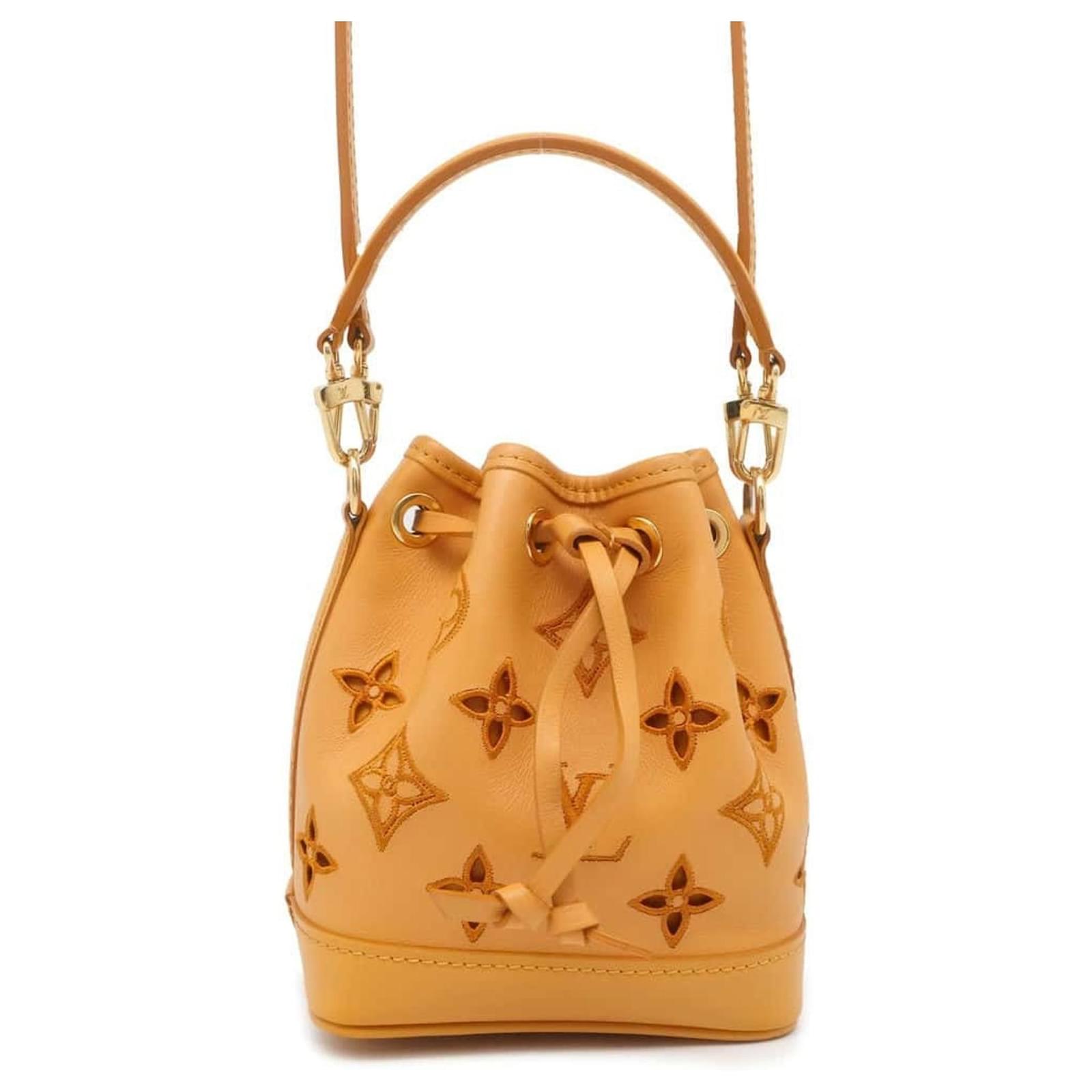 Noe Louis Vuitton Nano noé Yellow Leather ref.1586125 - Joli Closet