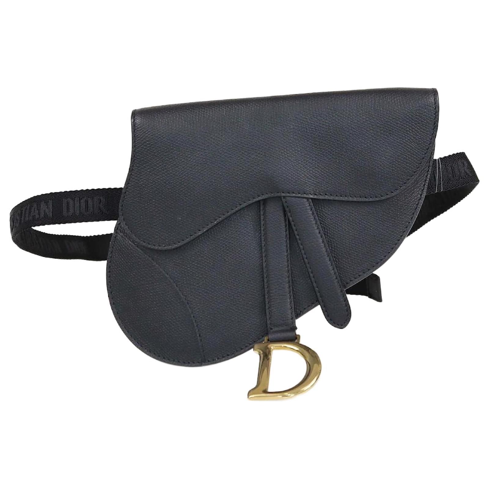 Christian Dior ブラックベルト Lucky Dior Loop Belt Black Smooth Calfskin, 25 MM | DIOR