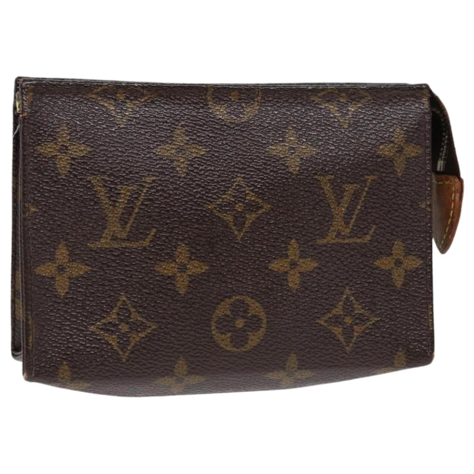 Louis vuitton fashion poche toilette 15