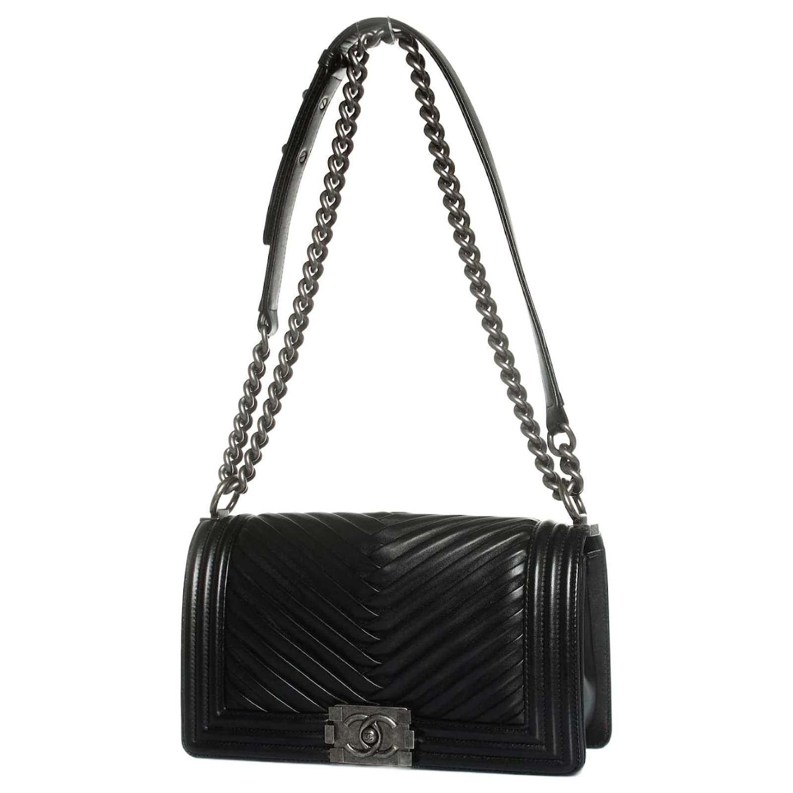 Chanel, Boy Bag aus plissiertem Lammleder mit Chevron-Muster