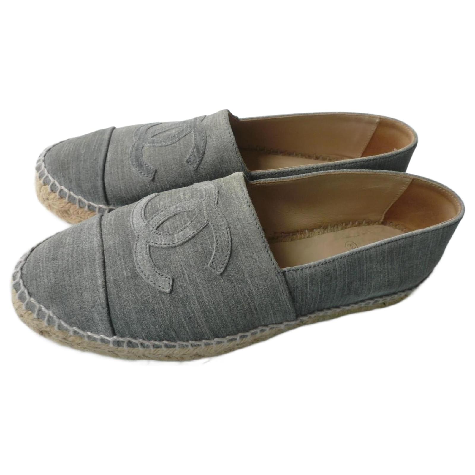 CHANEL fine striped gray velvet espadrilles size 41 in very good condition Grey Deerskin ref.1607402 Joli Closet