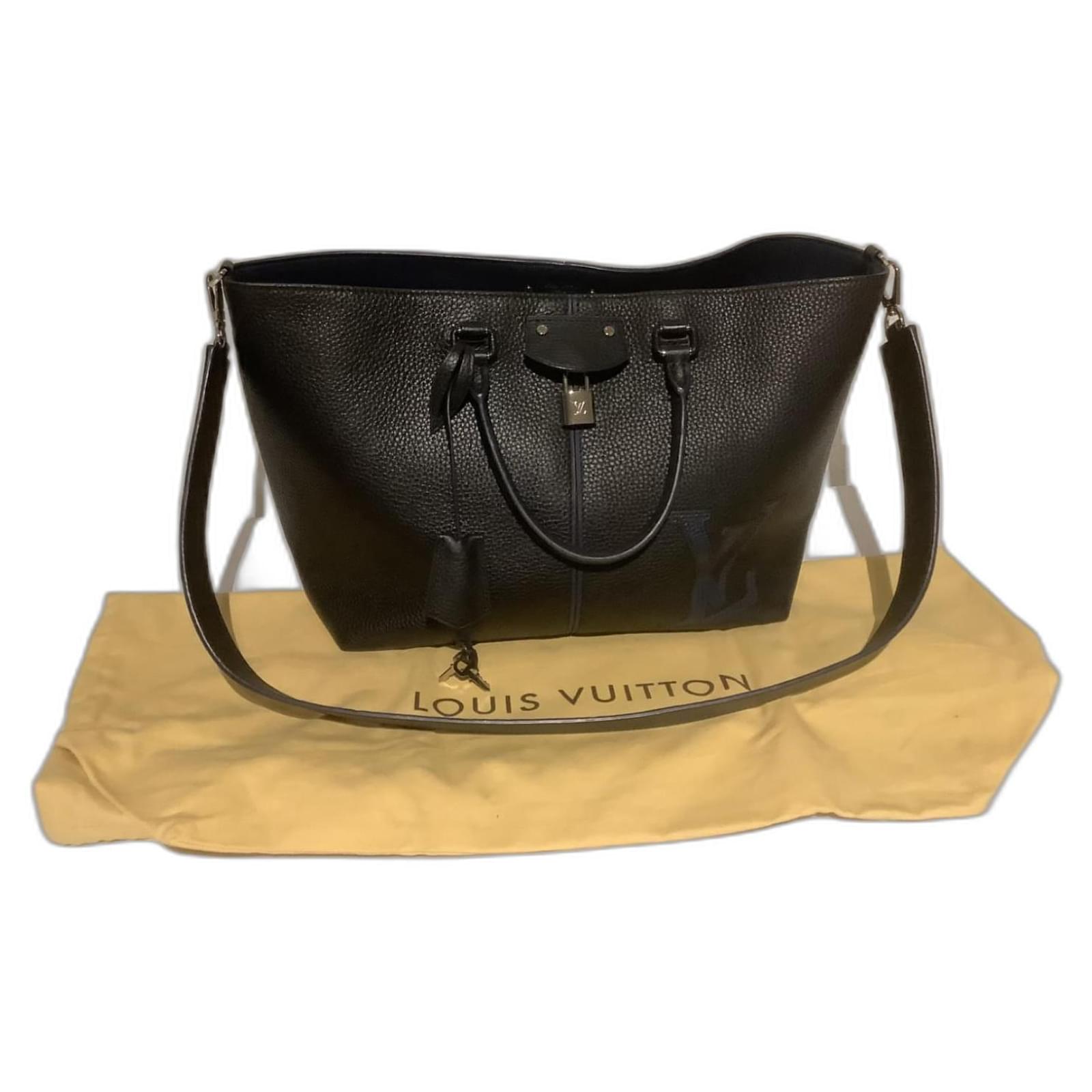 Louis Vuitton Pernelle Black Leather ref.1610287 - Joli Closet