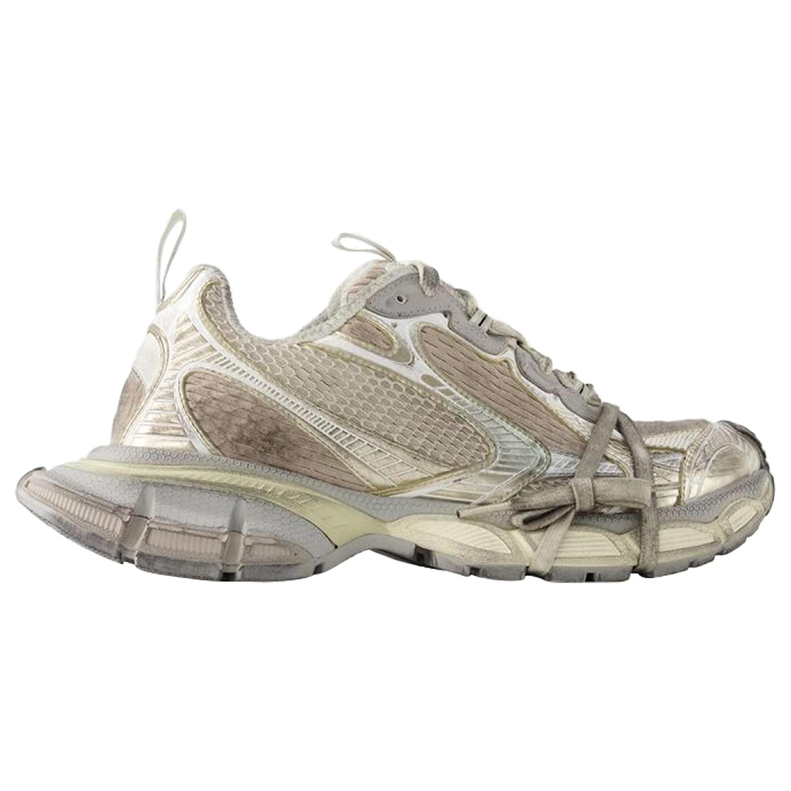 靴 BALENCIAGA 3xl Eggshell Balenciaga Men's 3XL Sneakers in Eggshell Balenciaga