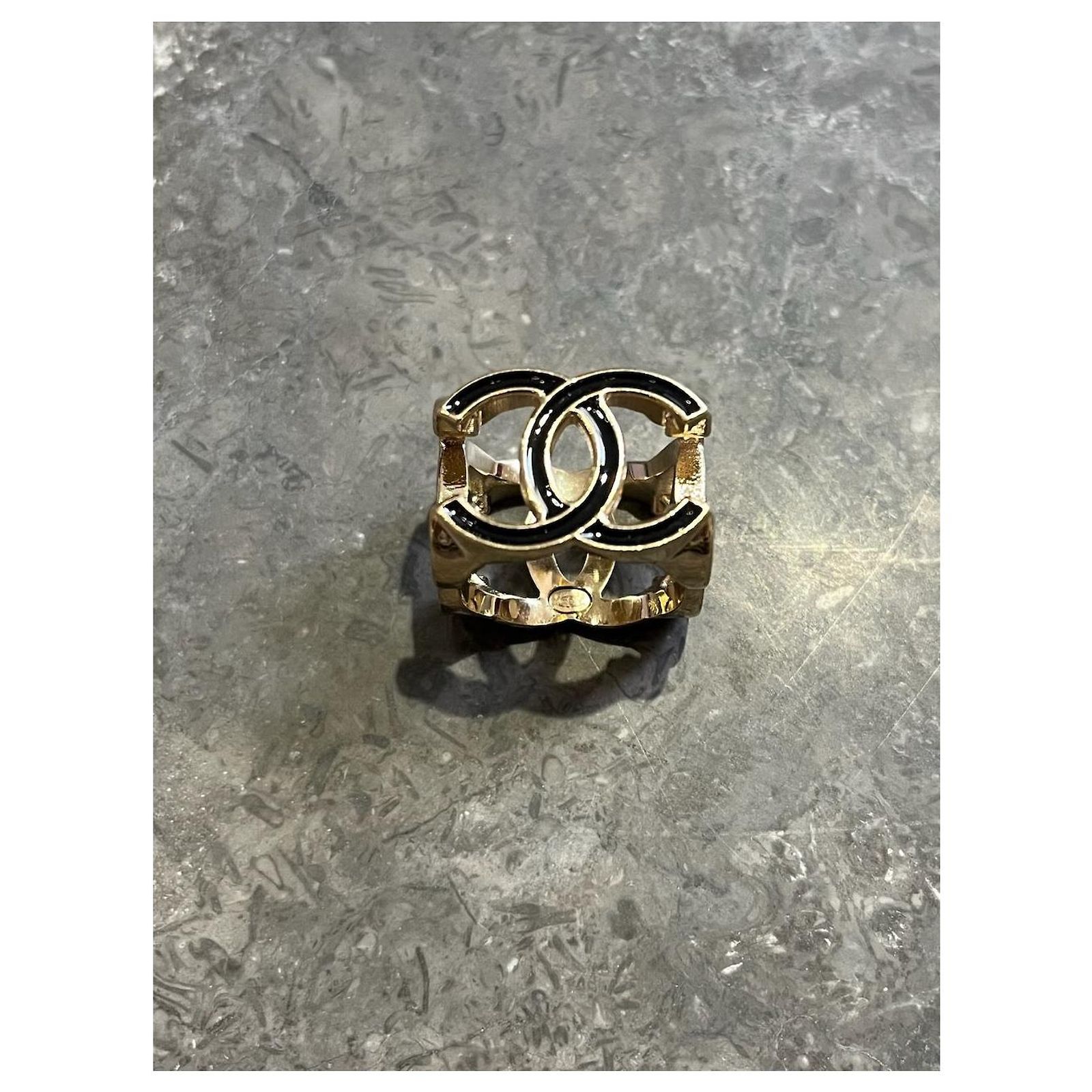 CHANEL Rings T.EU 53 Metal Golden ref.1614621 - Joli Closet