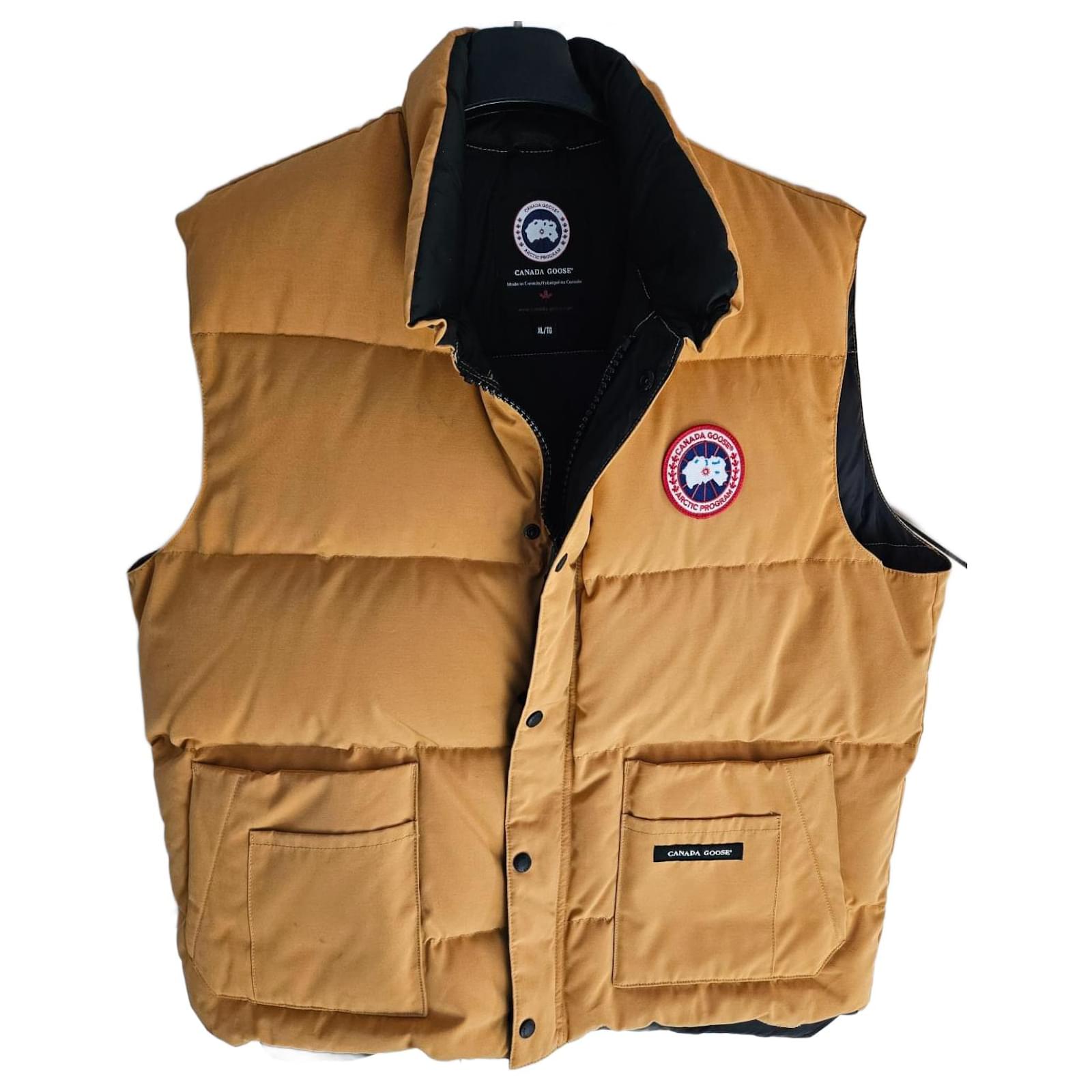 Weste gefullt mit Daunen von Canada Goose Karamell Polyester ref.1615516 Joli Closet