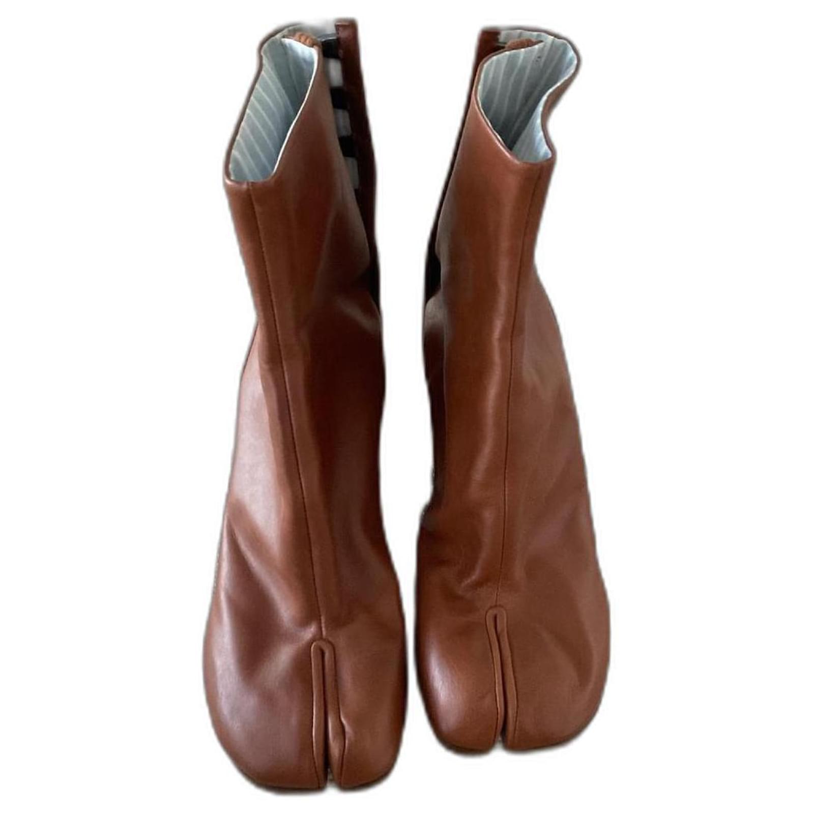 Maison Martin Margiela Bottes chelsea Tabi Cuir Marron ref.1617604 Joli Closet