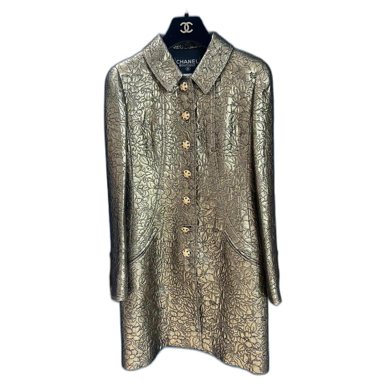 Chanel 1996 runway collection 15 Gripoix buttons Coats Golden