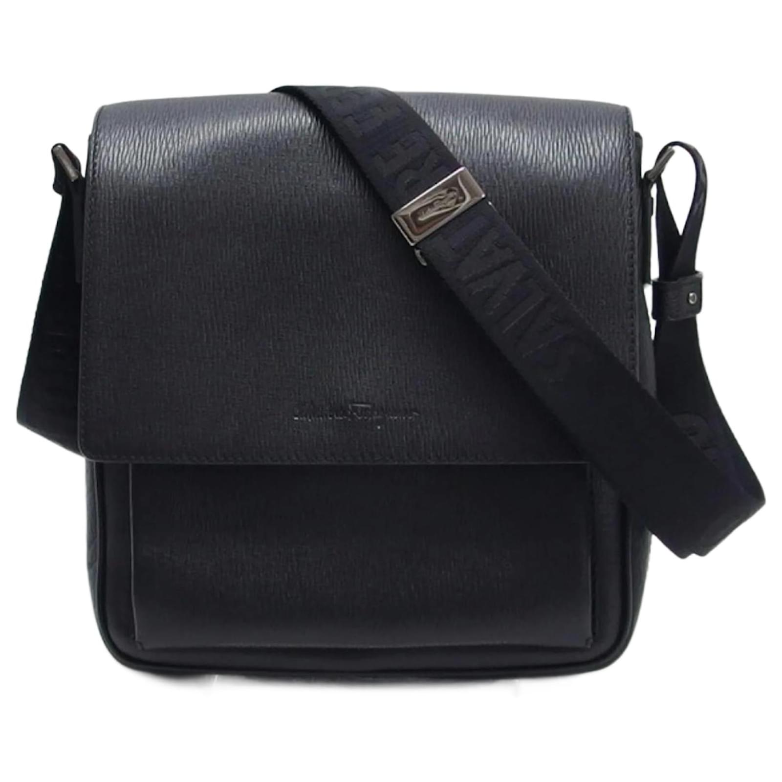 Salvatore Ferragamo Black Leather Messenger Bag ref.1618382 - Joli