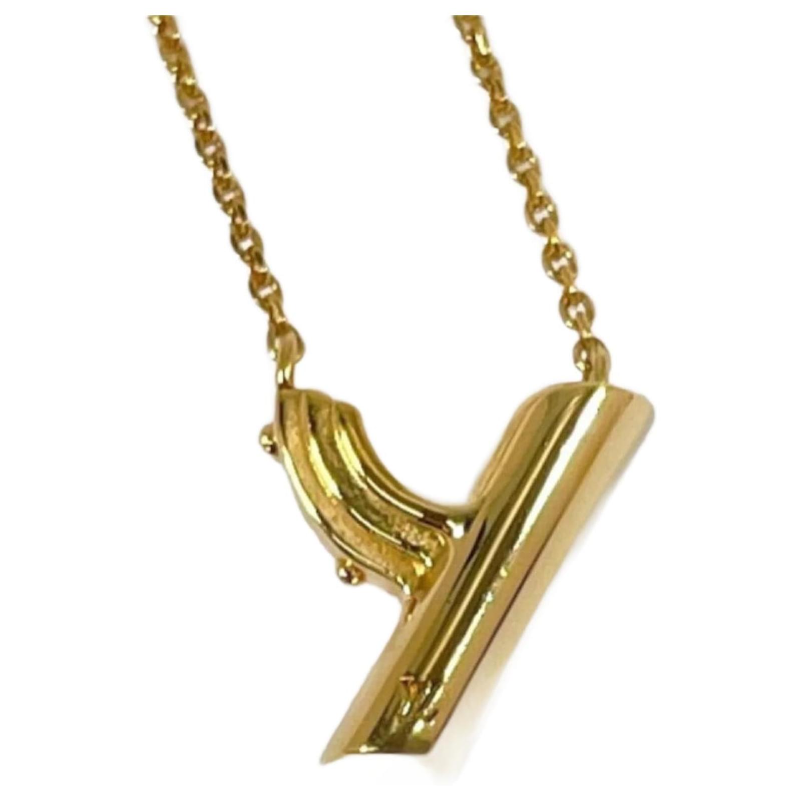 Lv & me necklace discount