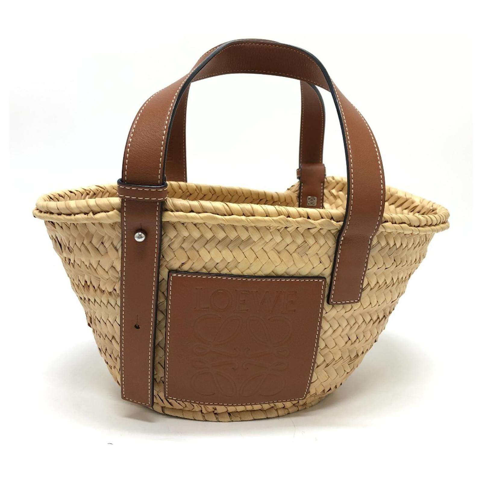 トートバッグ LOEWE Beige Anagram Basket Bag Small Anagram Basket bag in iraca palm and calfskin Beige