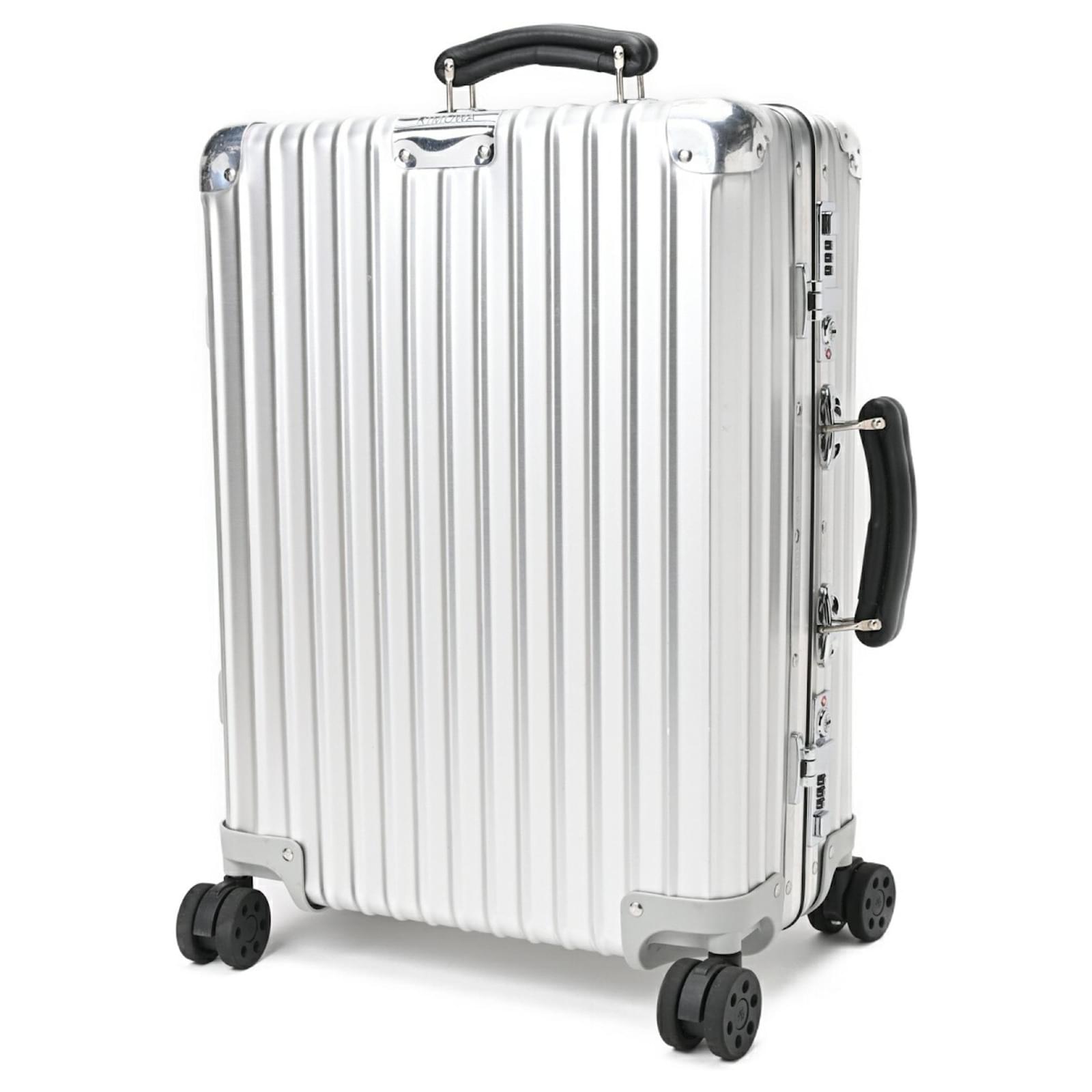 Rimowa Classic Cabin S Suitcase Silvery ref.JC1627192 (Sold