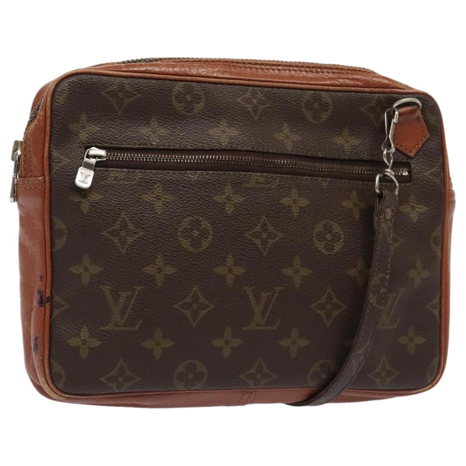 Lv clutch bag online