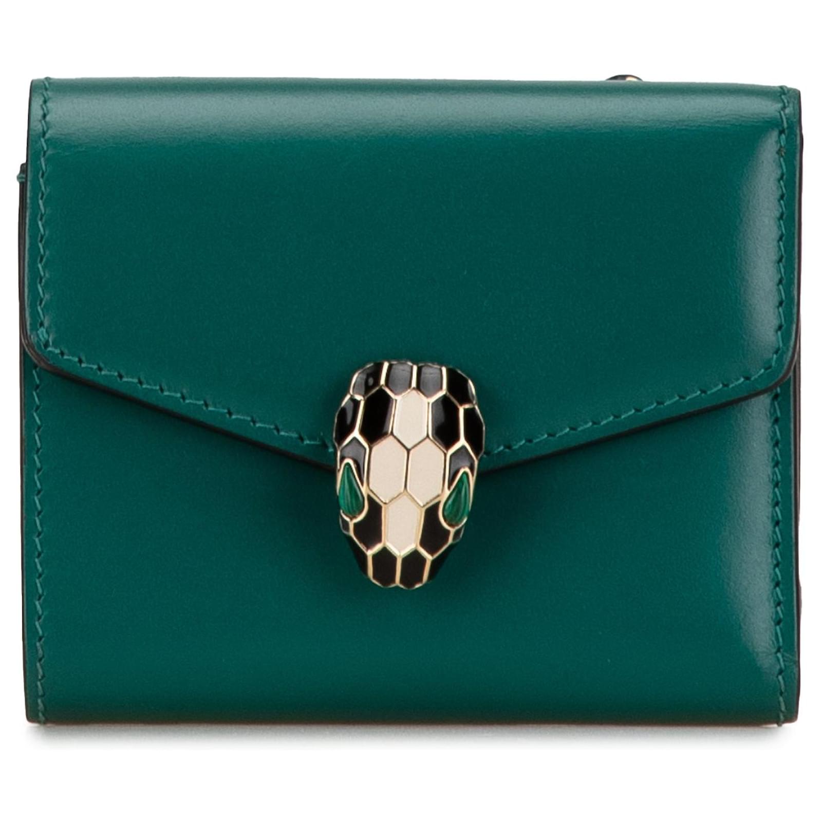 Bulgari Portafoglio in pelle Bvlgari Serpenti Forever verde a tre pieghe ref.1664685 Joli Closet