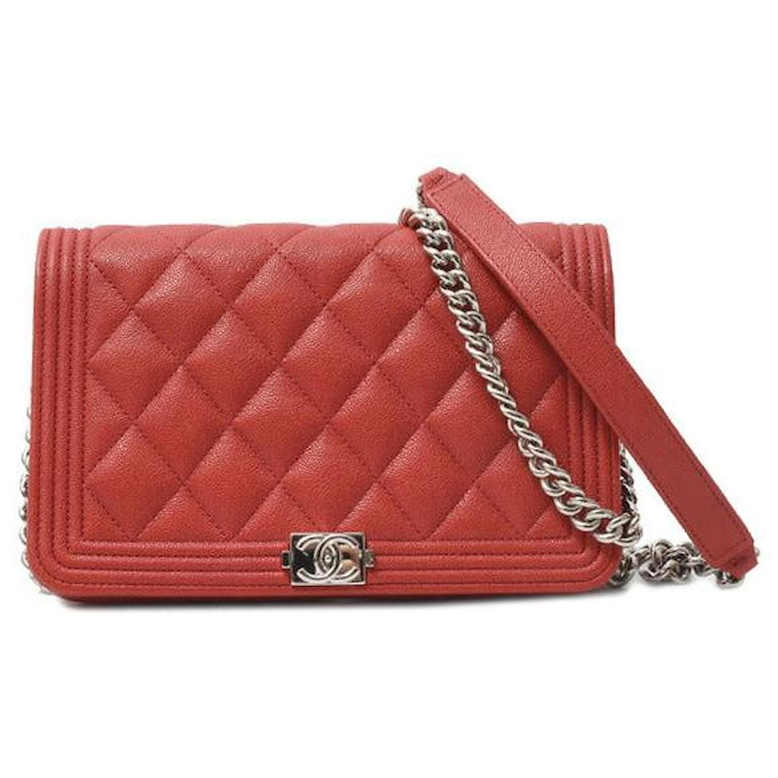 Bolso de hombro Chanel Boy de caviar Roja Cuero Joli