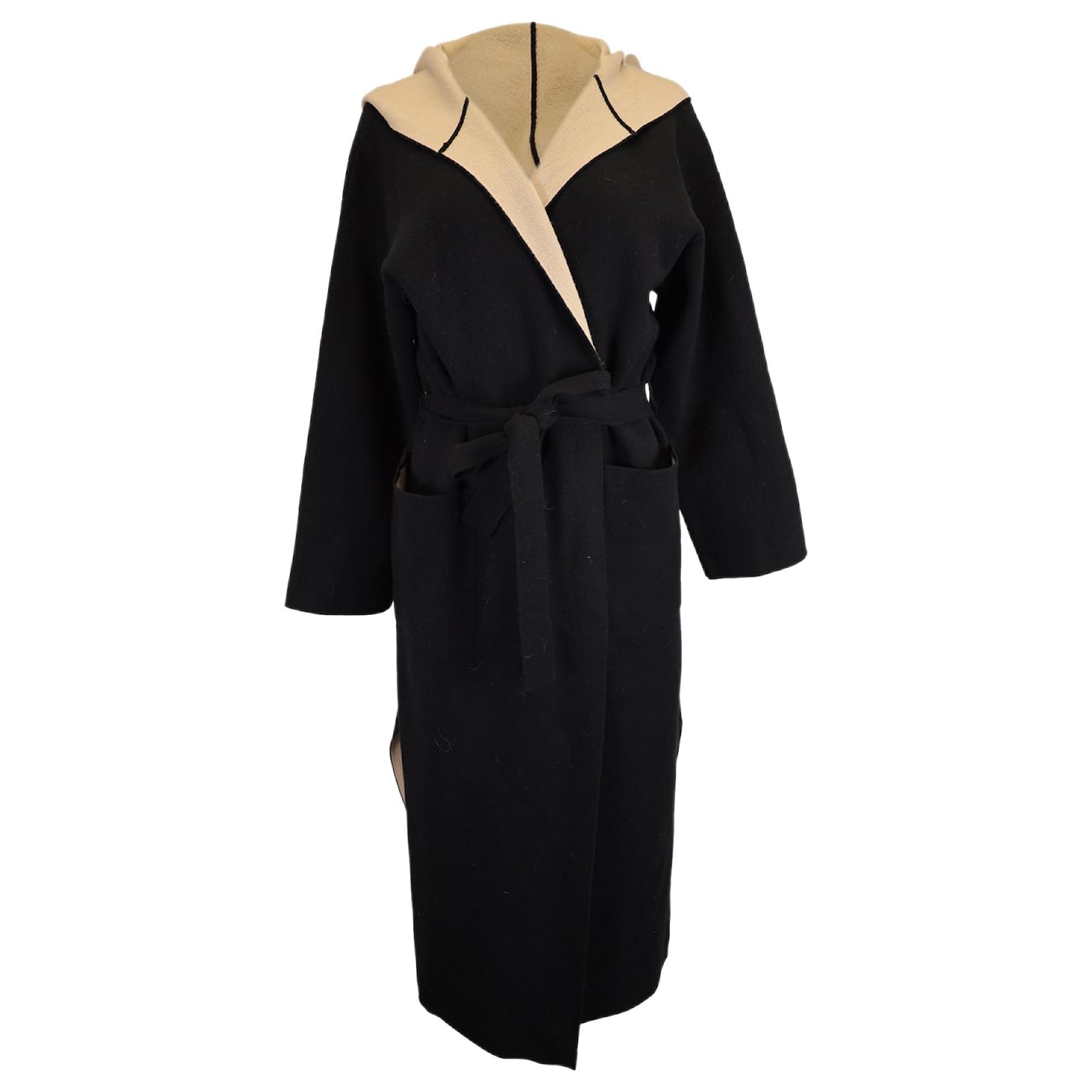 Cappotto lungo con cappuccio Pavidi di Max Mara in lana nera