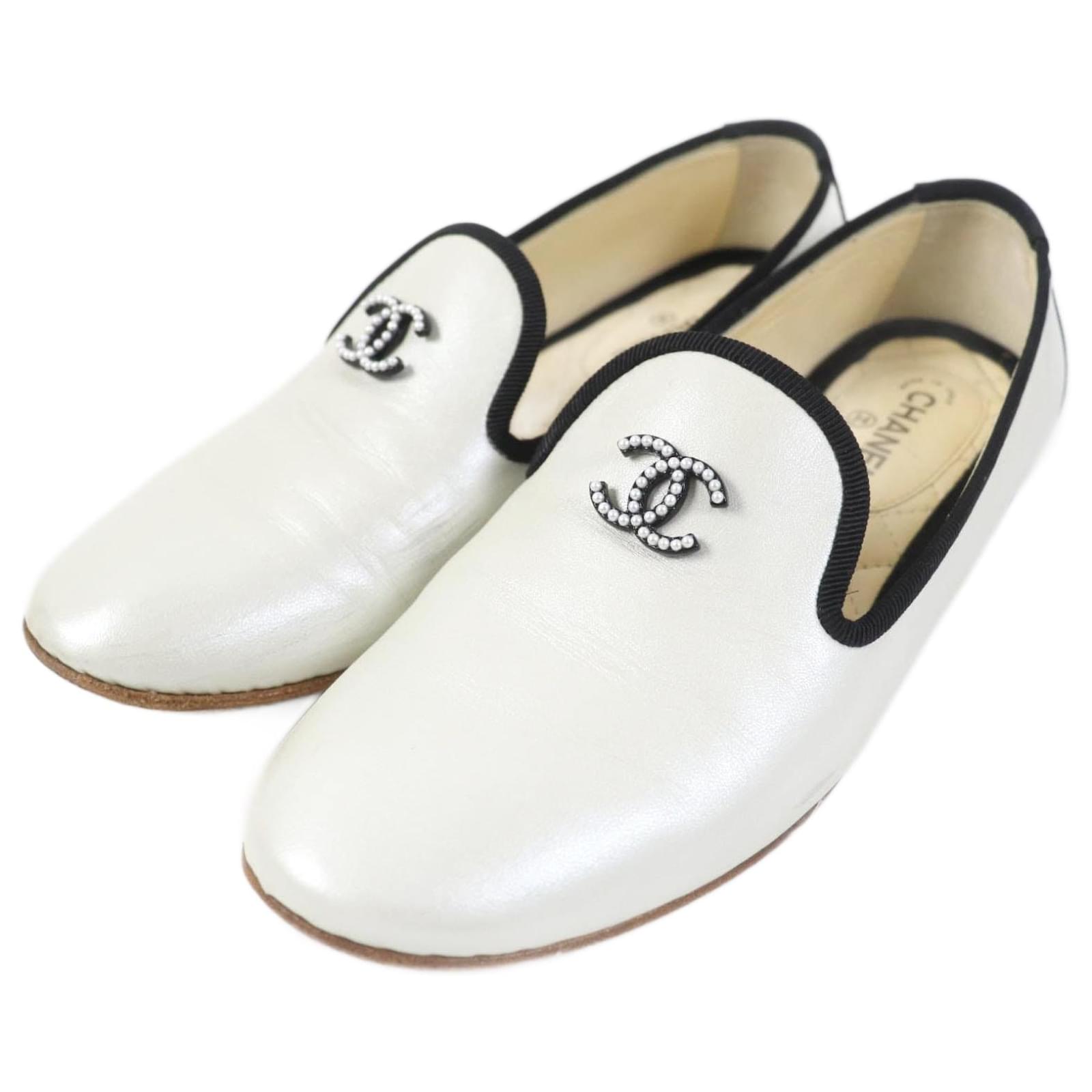 Chanel COCO Mark Leather Shoes White Black 35 ref.1707105