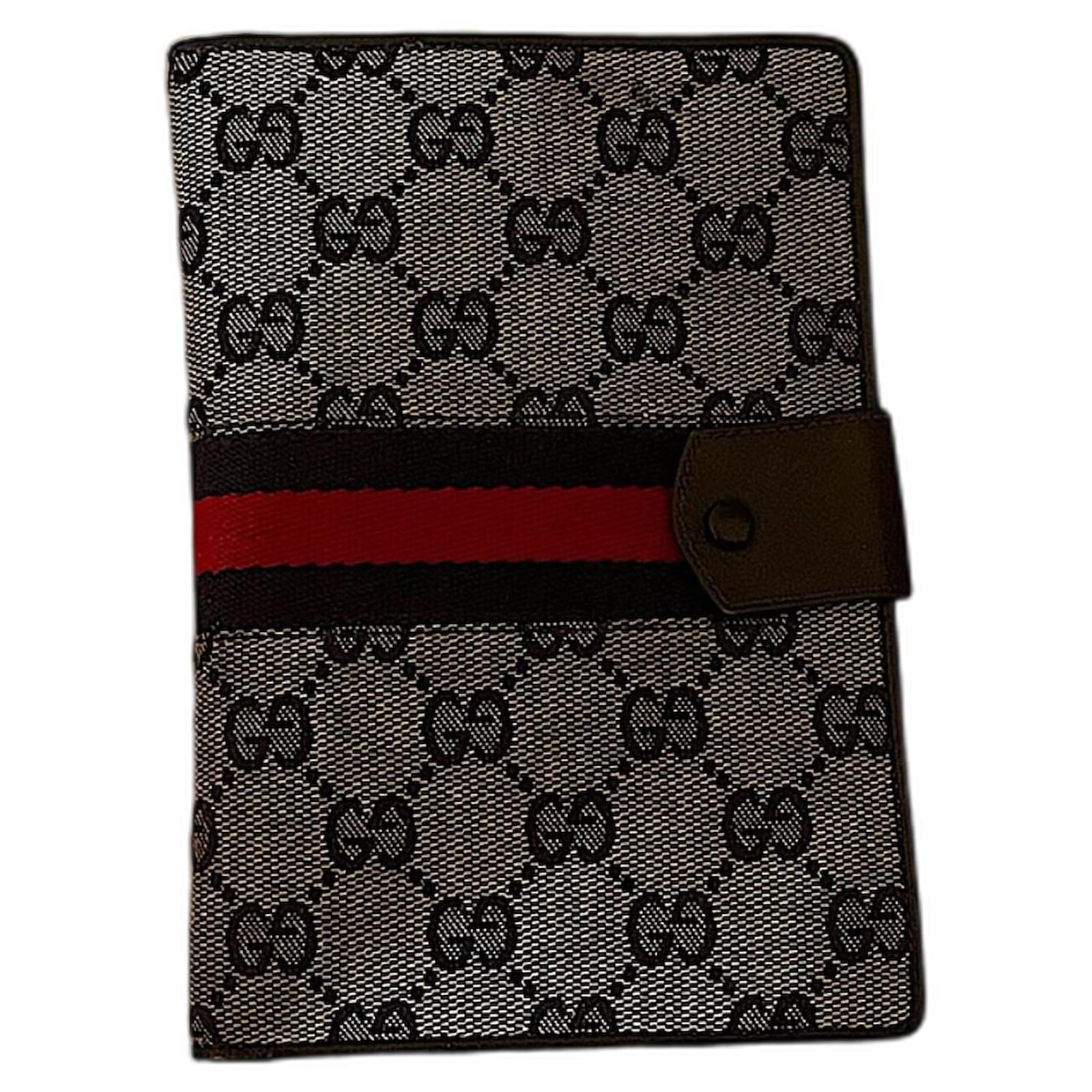 Porte passeport Gucci vintage authentique en monogramme GG bleu marine Cuir Toile ref.1714530 Joli Closet