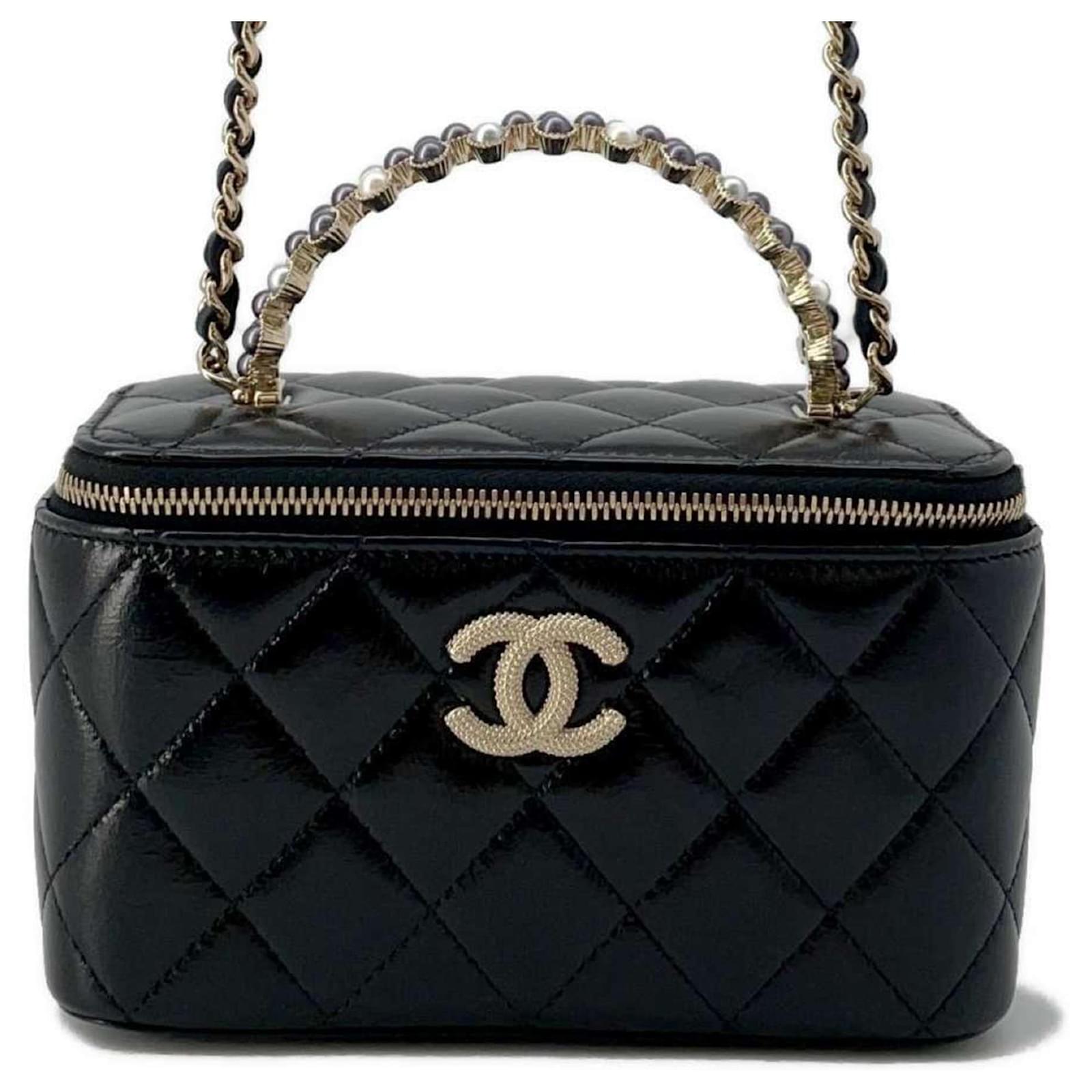 Chanel Matelasse Chain Shoulder Bag Black Leather ref