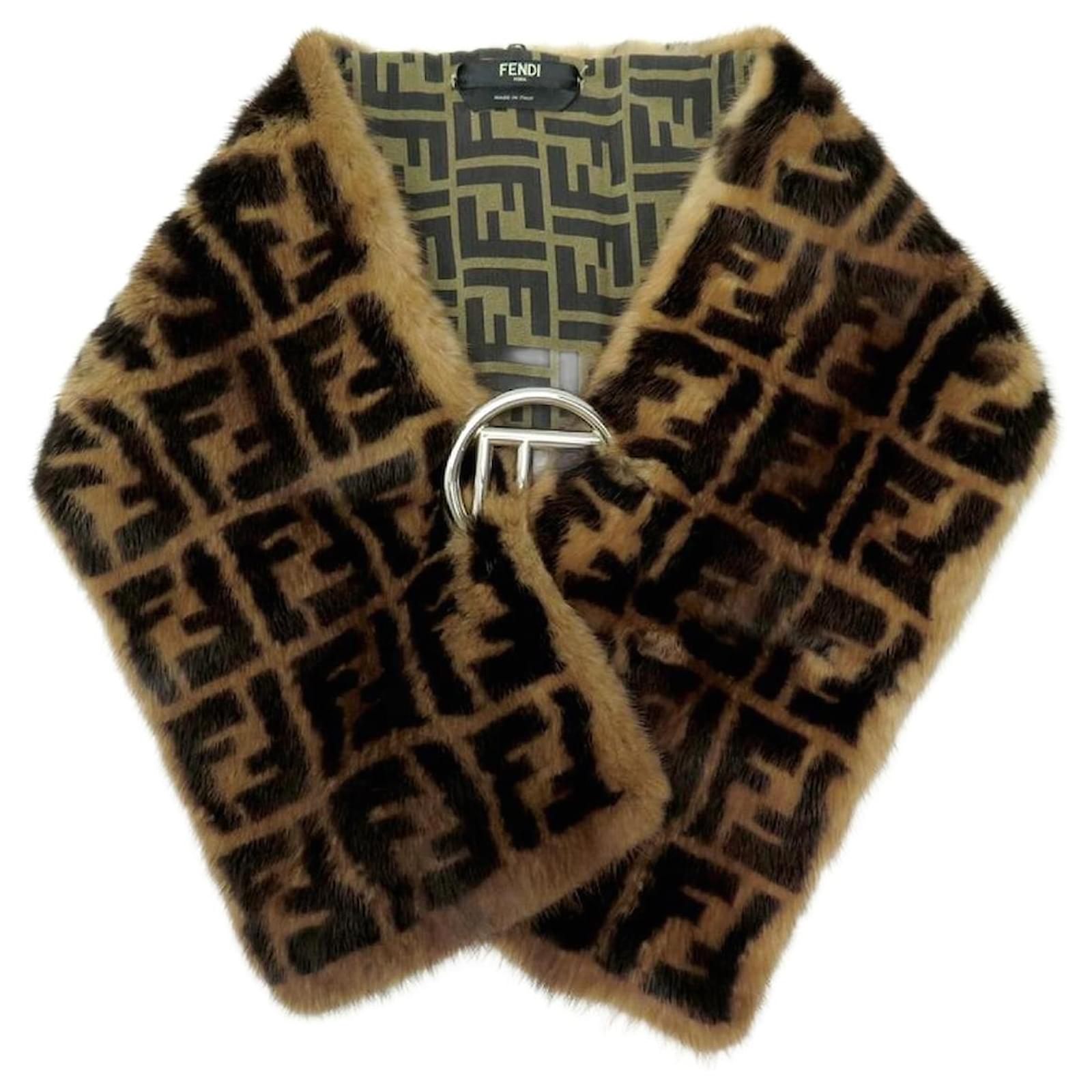 NUOVA SCARPA FENDI MONOGRAMMA ZUCCA LOGO INPELLE DI VOLPE MINK Marrone Pelliccia ref.1720848 Joli Closet