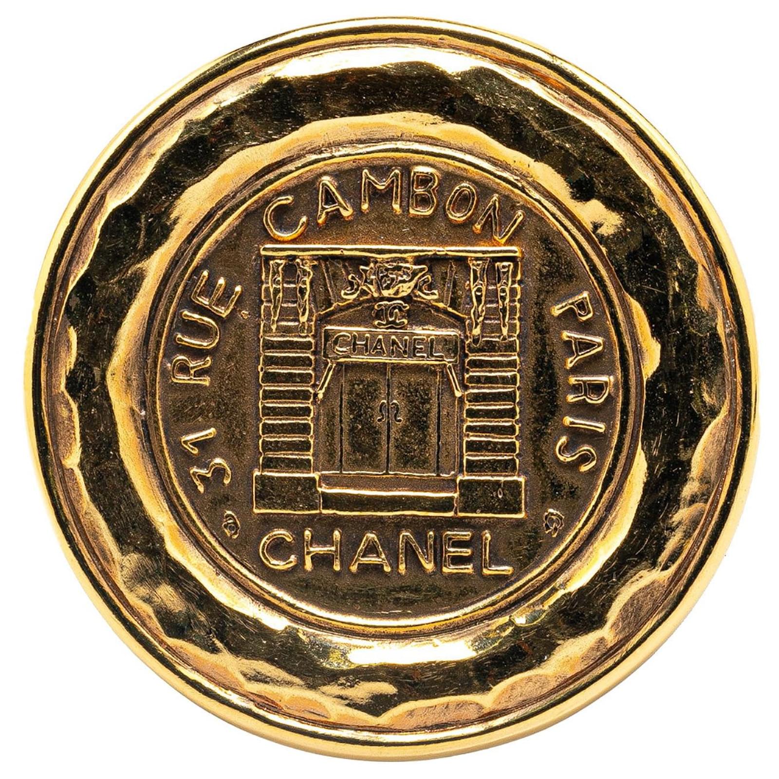 Gold Chanel Gold Plated 31 Rue Cambon Brooch Golden Metal ref 