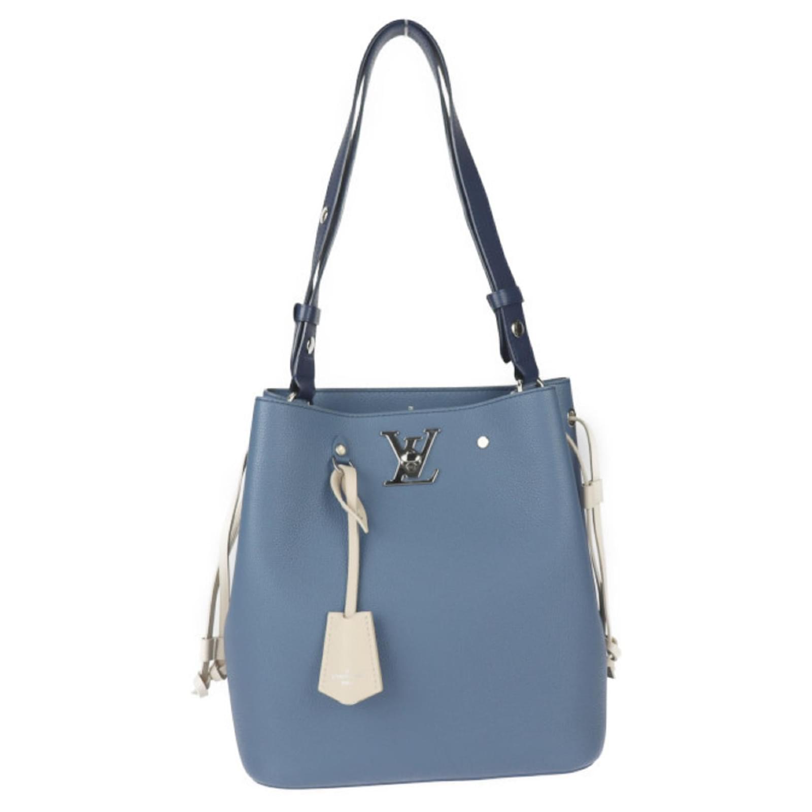 Lock Me Bucket Handtasche von Louis Vuitton Blau Leder