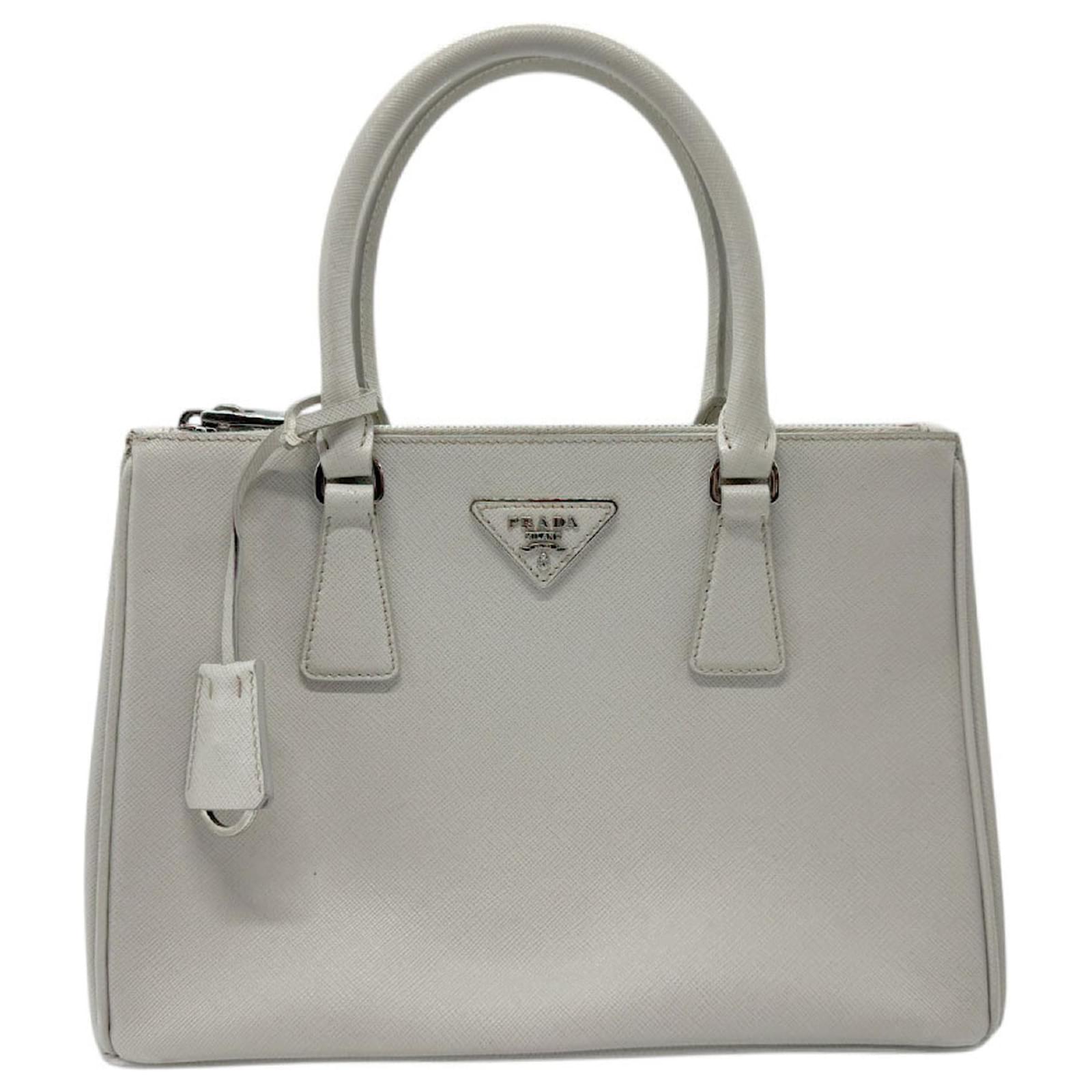 ハンドバッグ PRADA LIGHT GREY LEATHER HANDBAG Prada Light Gray Leather Handbag Grey ref.1726144 - Joli Closet