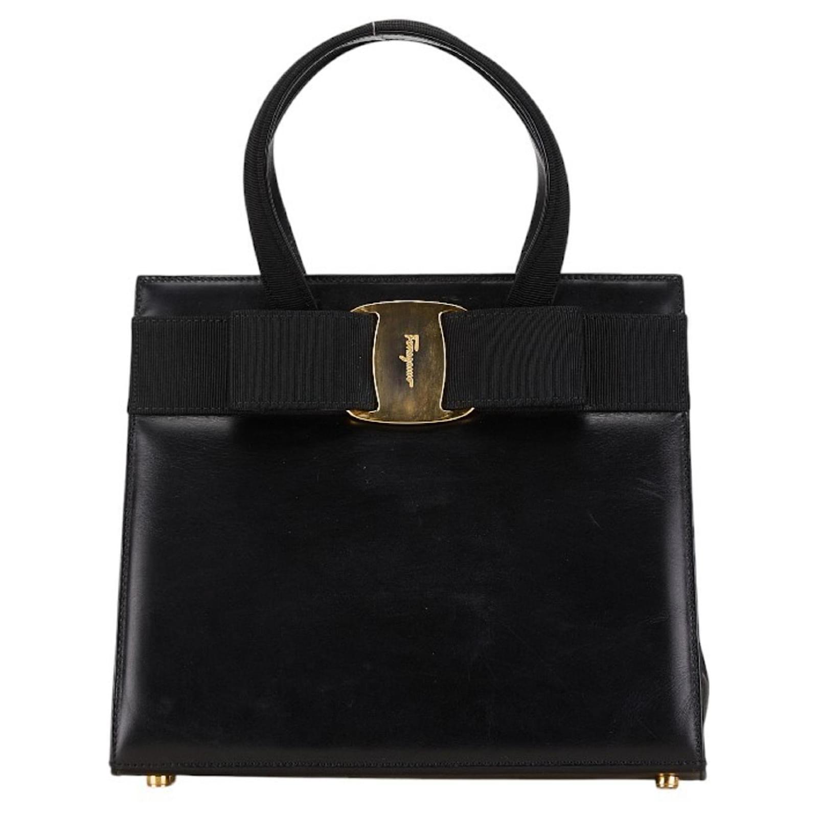 Salvatore Ferragamo Vara Black Leather ref.1728054 - Joli Closet