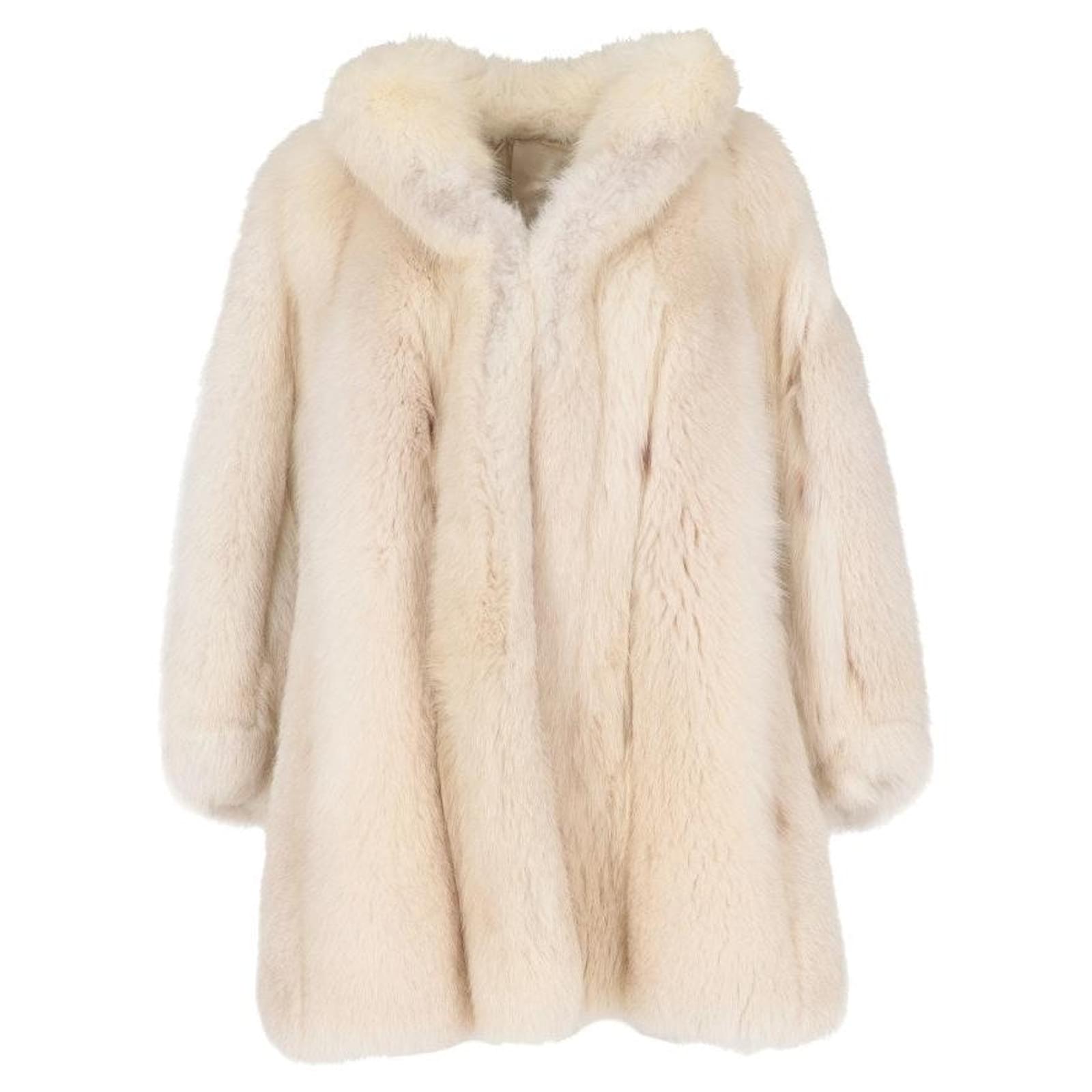 ディオール CD de Christian Dior フォックス コート Christian Dior White Fox Fur Coat ref.1747631 - Joli Closet