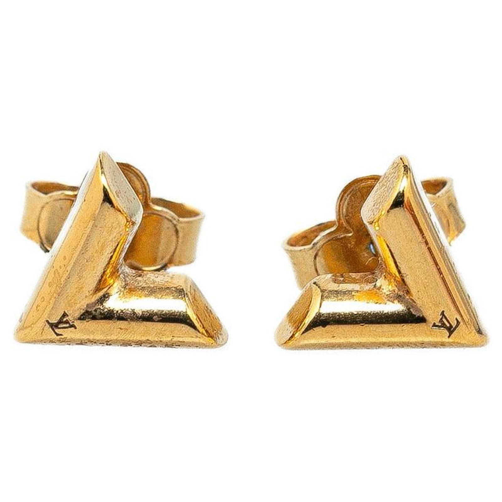 Louis Vuitton Essential V Earrings Golden Metallic Metal ref.1752080 Joli Closet