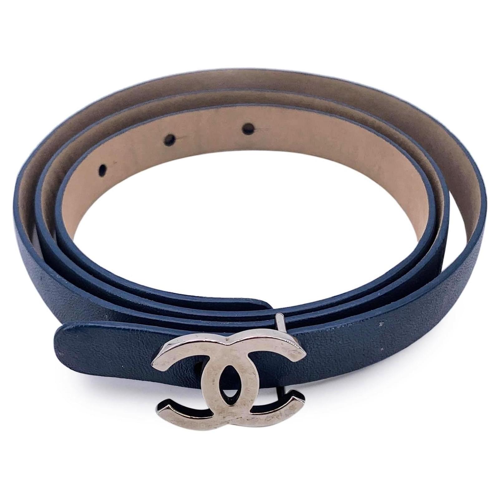 CHANEL レザー ベルト 85/34 Chanel Reversible CC Logo Leather Belt Black Burgundy Size 85 EU