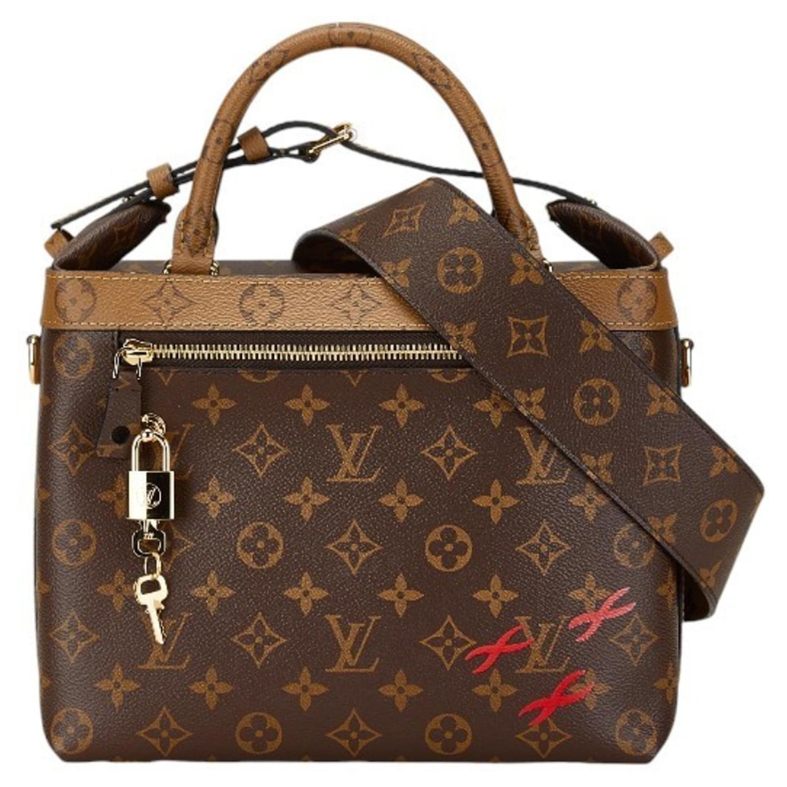 Louis Vuitton City Guide 2004 ヨーロッパ Snatched up this LV 2004 City Guide box set at a thrift