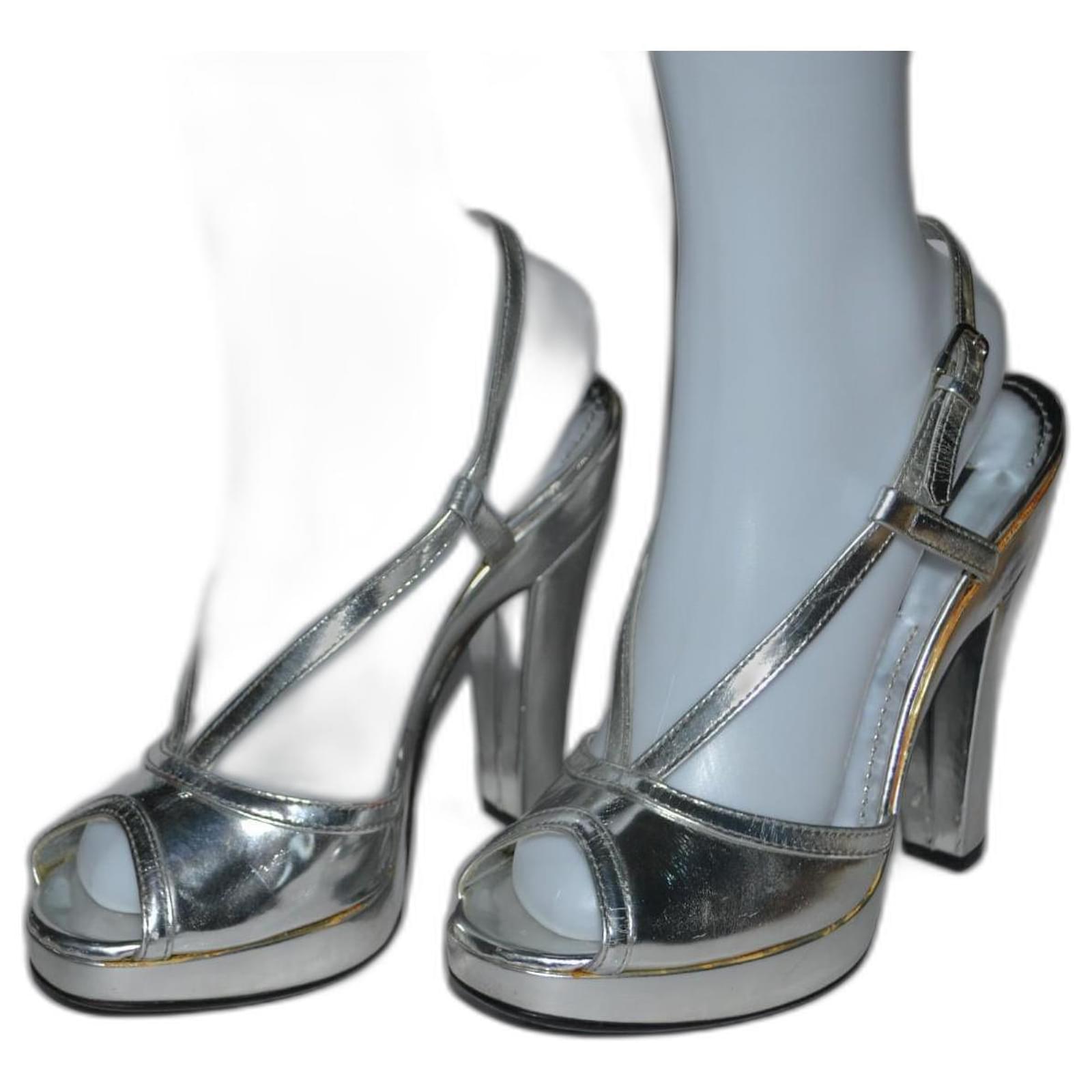 Burberry sandals Silvery Leather ref.1769850 Joli Closet