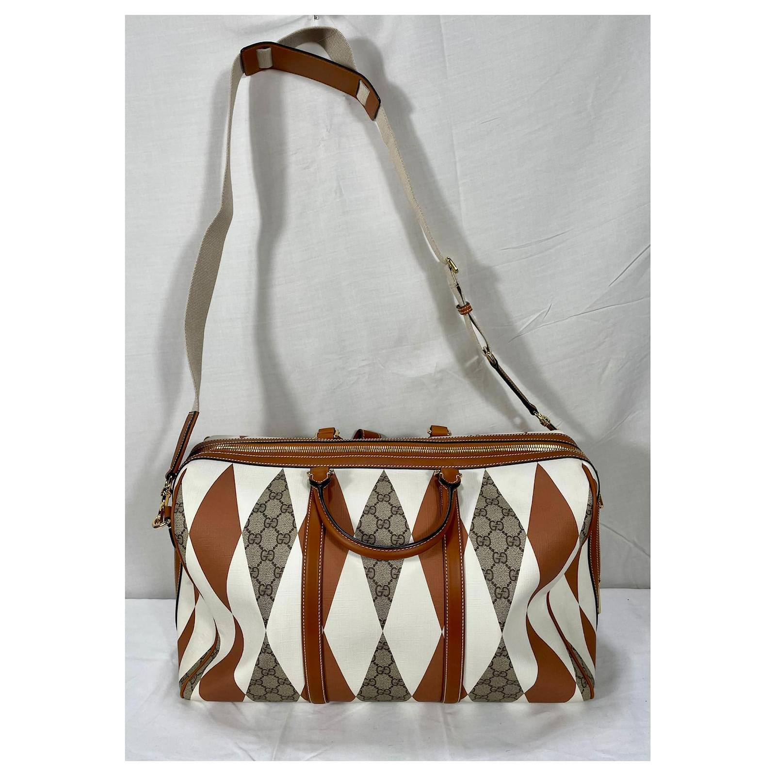 Bolso de viaje Gucci GG Supreme Monogram con estampado de rombos