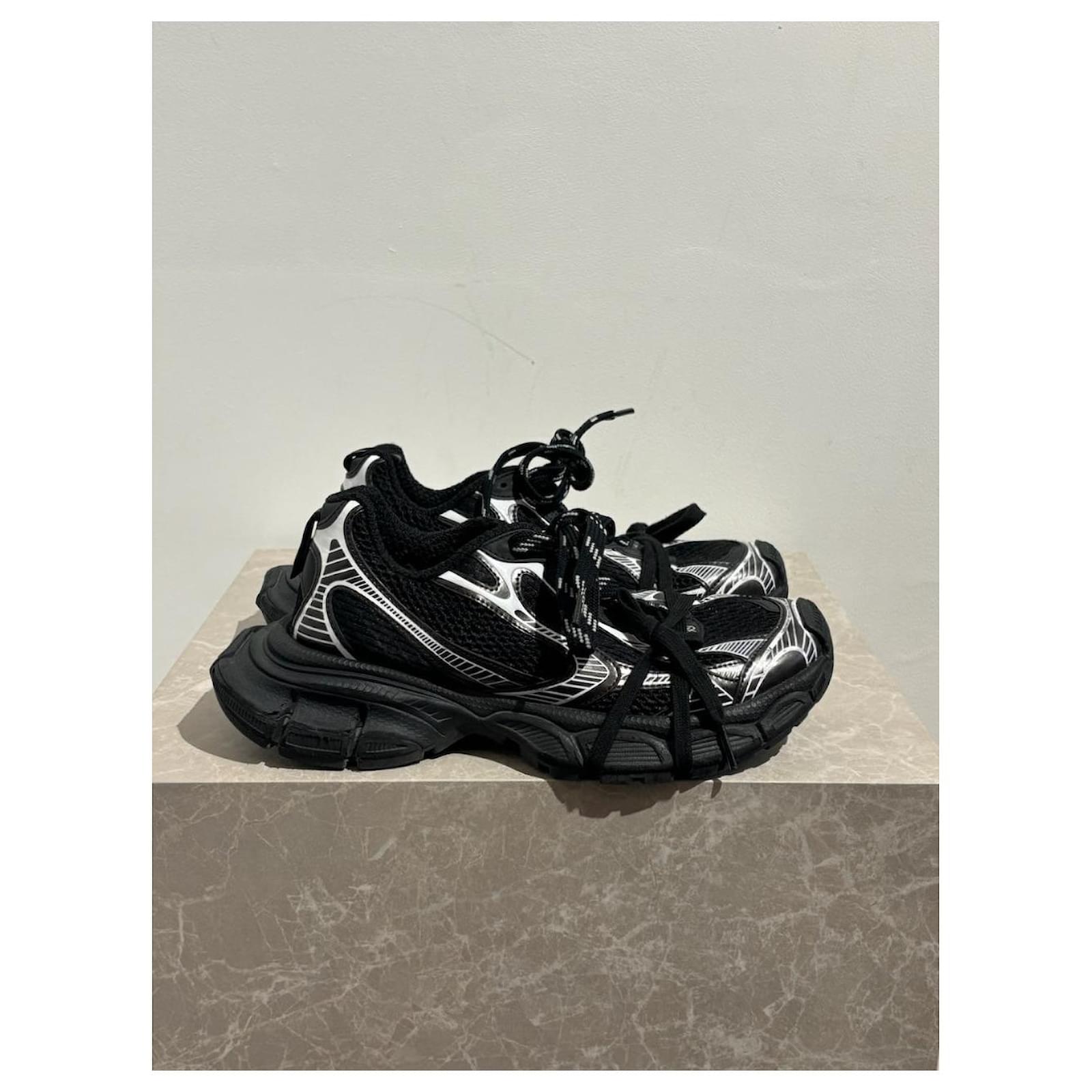 BALENCIAGA ブラック スニーカー 39 BALENCIAGA Trainers T.EU 39 Vegan leather Black ref.1788337 - Joli