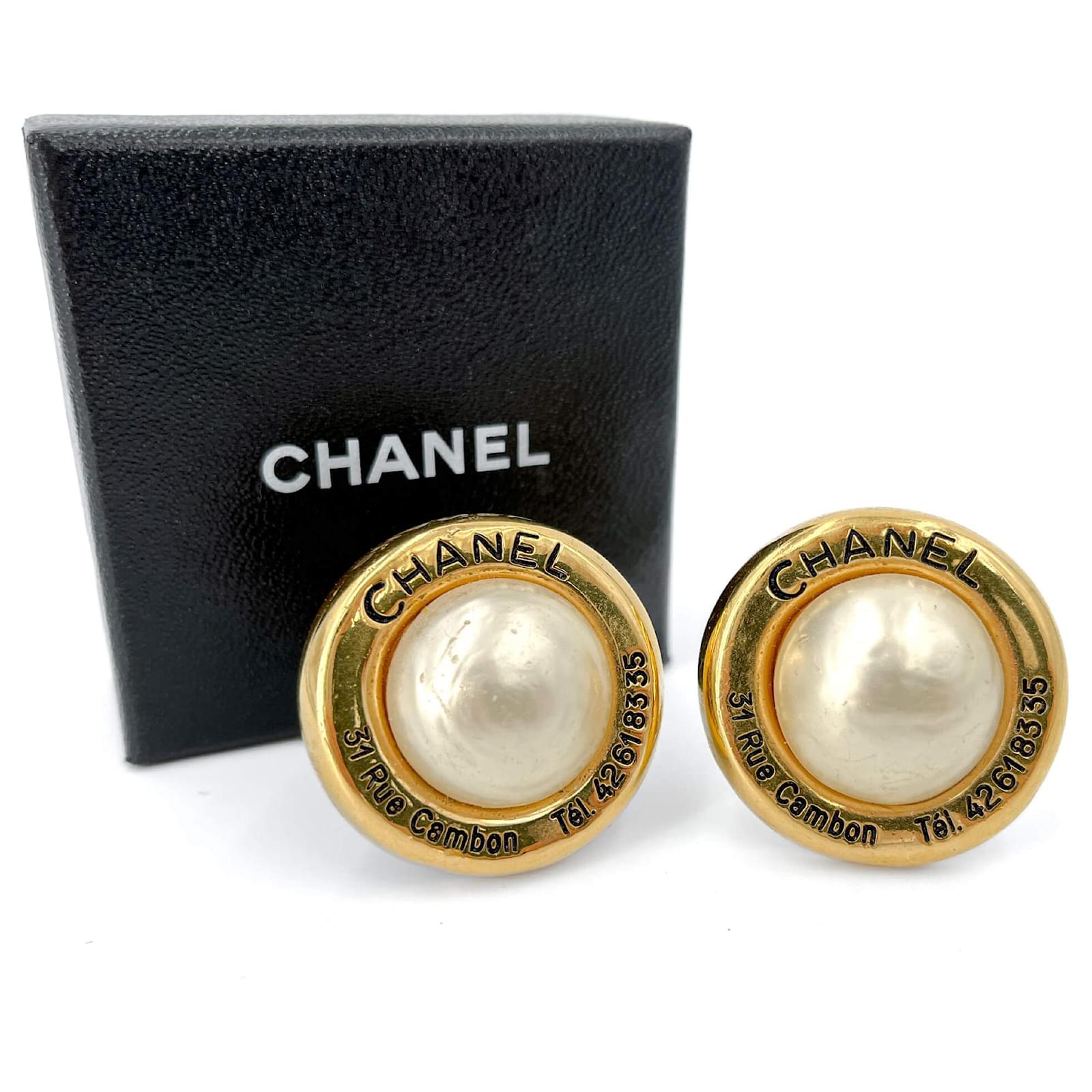 Chanel 31 Rue Cambon Metal & Faux Pearls Stud Earrings ref Chanel 31 Rue Cambon Metal & Faux Pearls Stud Earrings ref