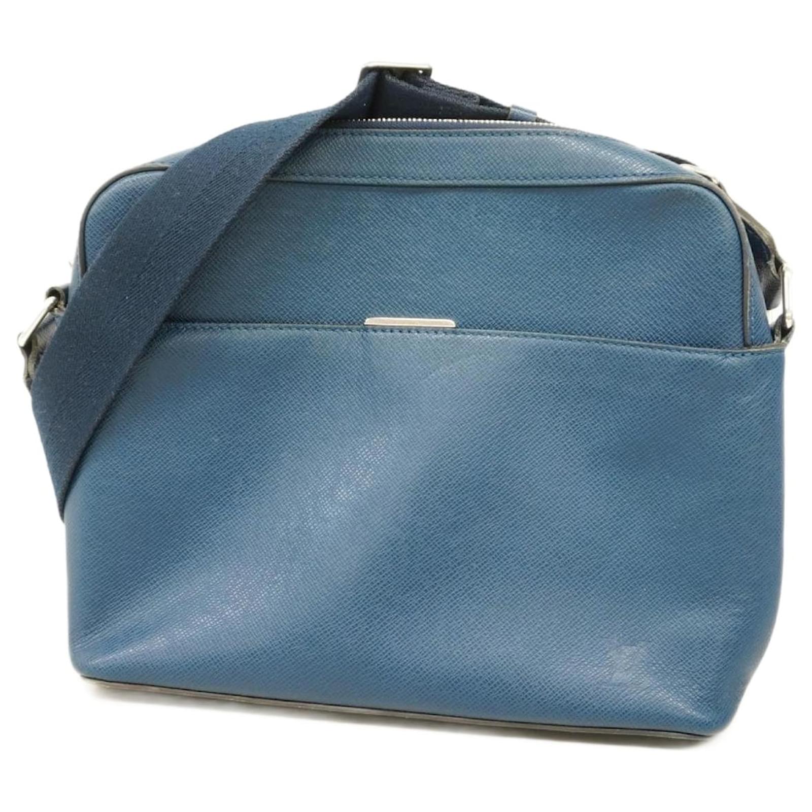 Louis Vuitton Anton Taiga ショルダー PM Louis Vuitton Anton Taiga ショルダー PM