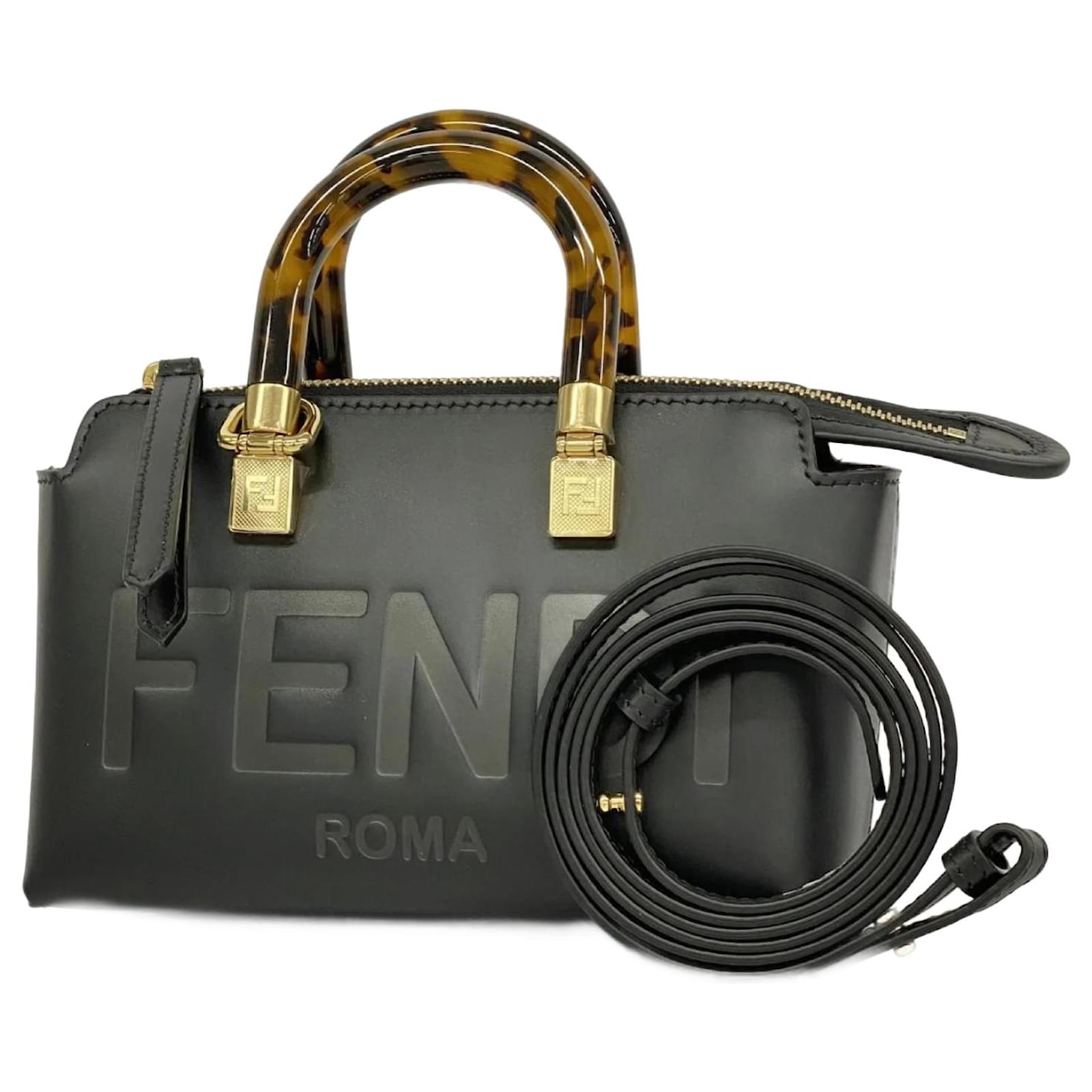 ショルダーバッグ FENDI BLACK LEATHER FENDI AFTER FENDI ROMA SHOULDER BAG Fendi Black Leather Shoulder Bag ref.1830026 - Joli Closet