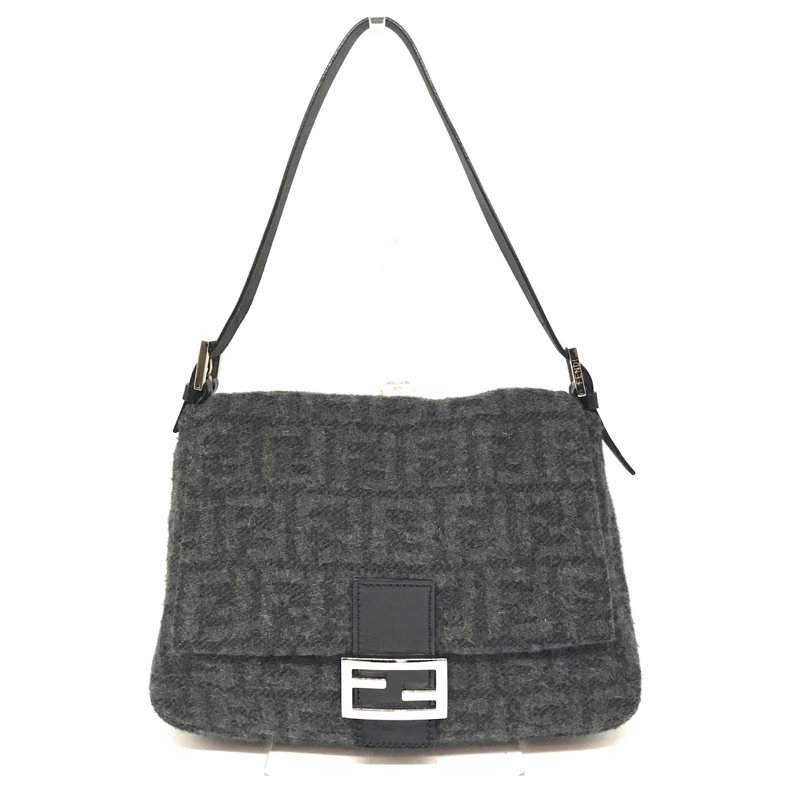 バッグ FENDI cashmere mamma baguette 8BR833AQ0DF0J2K_01?hash=