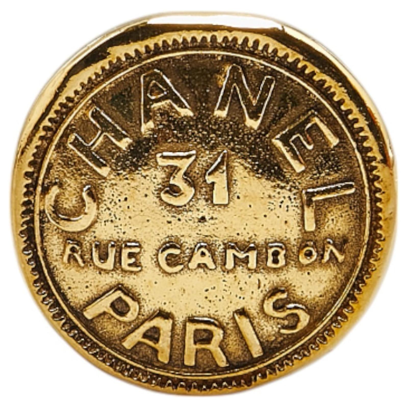 Chanel 31 Rue Cambon Gold Plated Round Brooch Golden ref