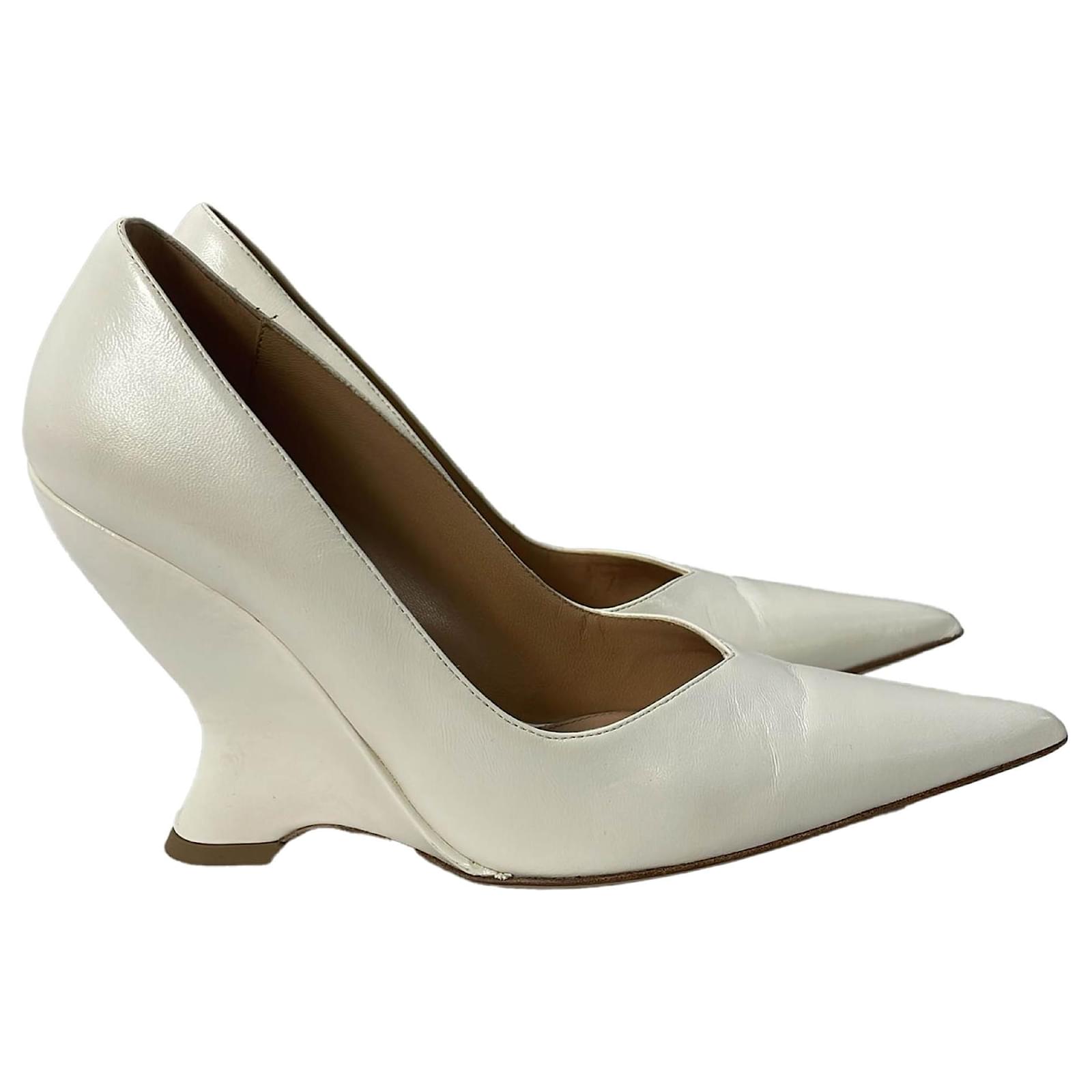 Bottega Veneta Punta Wedge Pumps in White Leather ref.1851827