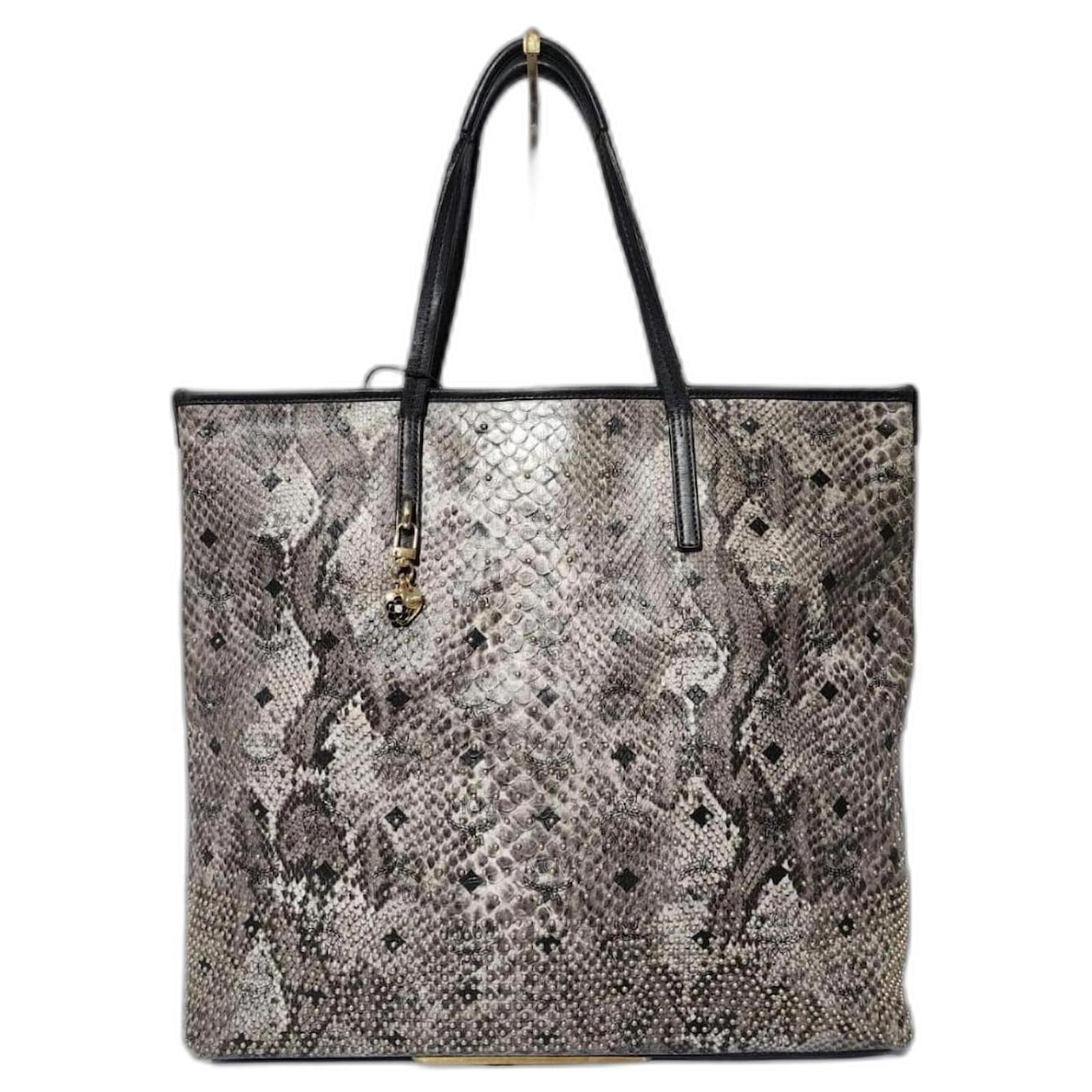 MCM Visetos Nieten-Schlangenleder-Tote Bag Grau/Schwarz Kunstleder