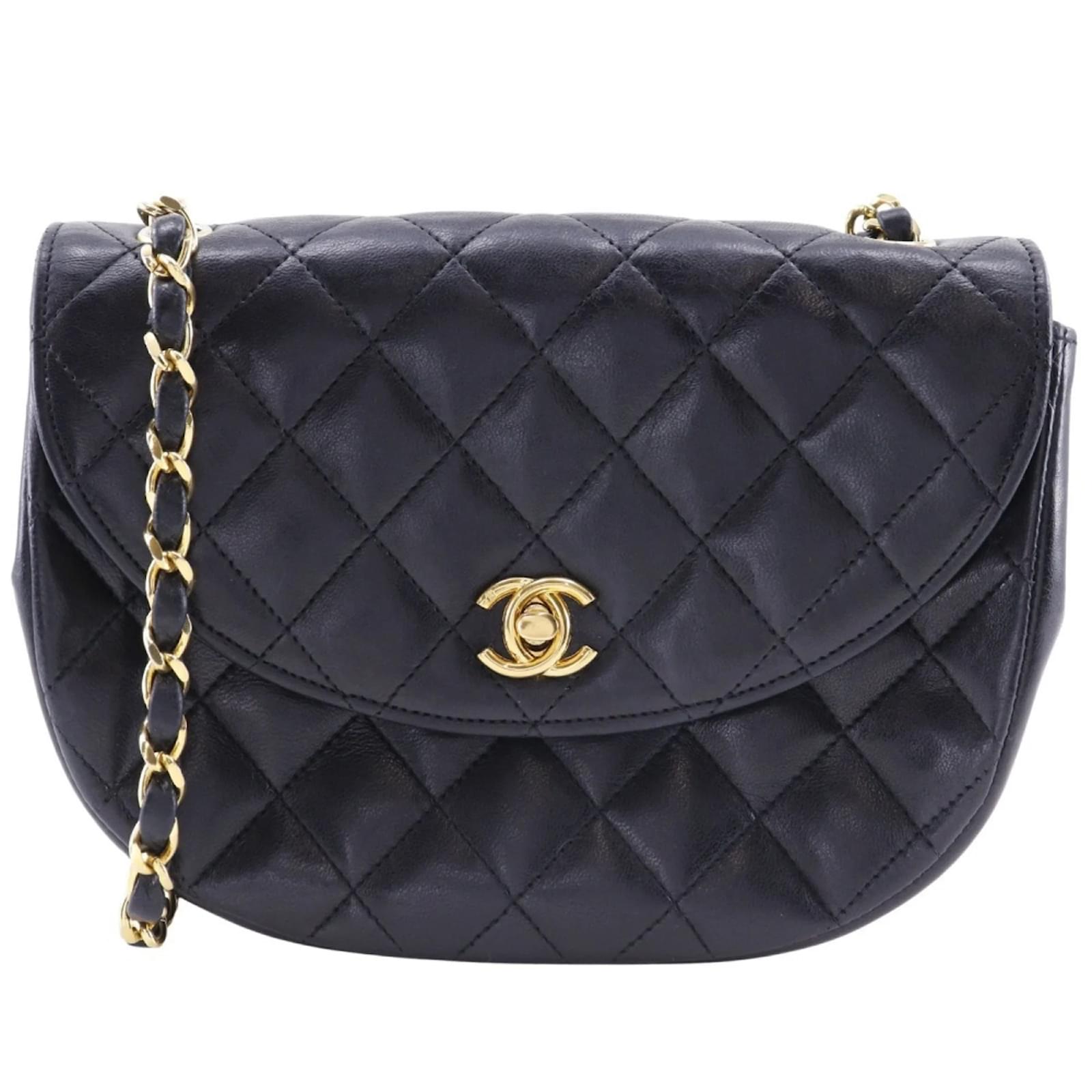 【オールド】シャネル Chanel Matelasse Half Moon Shoulder Bag Black Leather ref