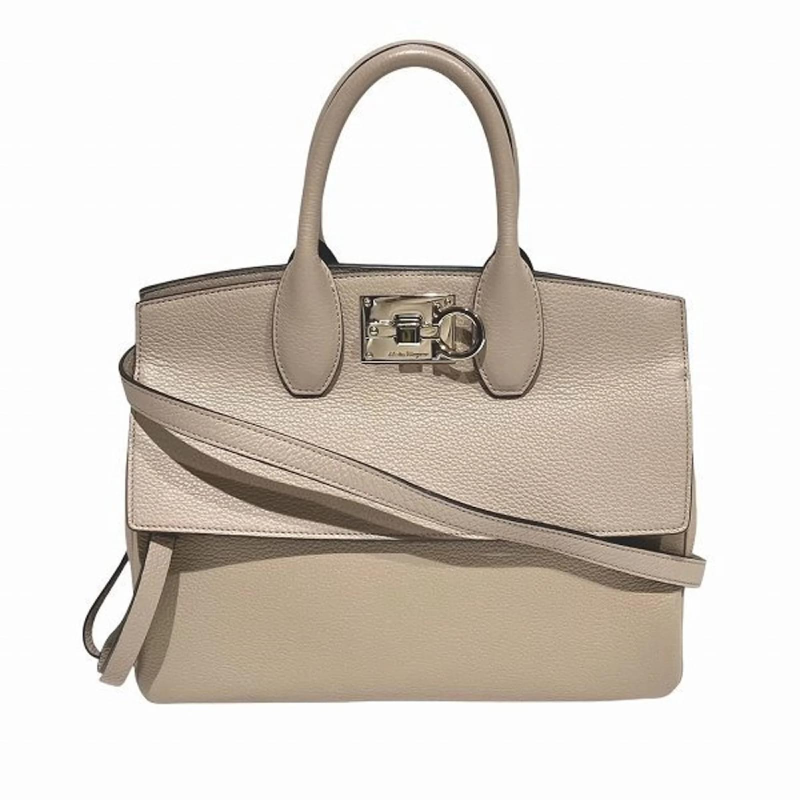 Salvatore Ferragamo Gancini AU-21 H159 Studio Bag Beige Leather 