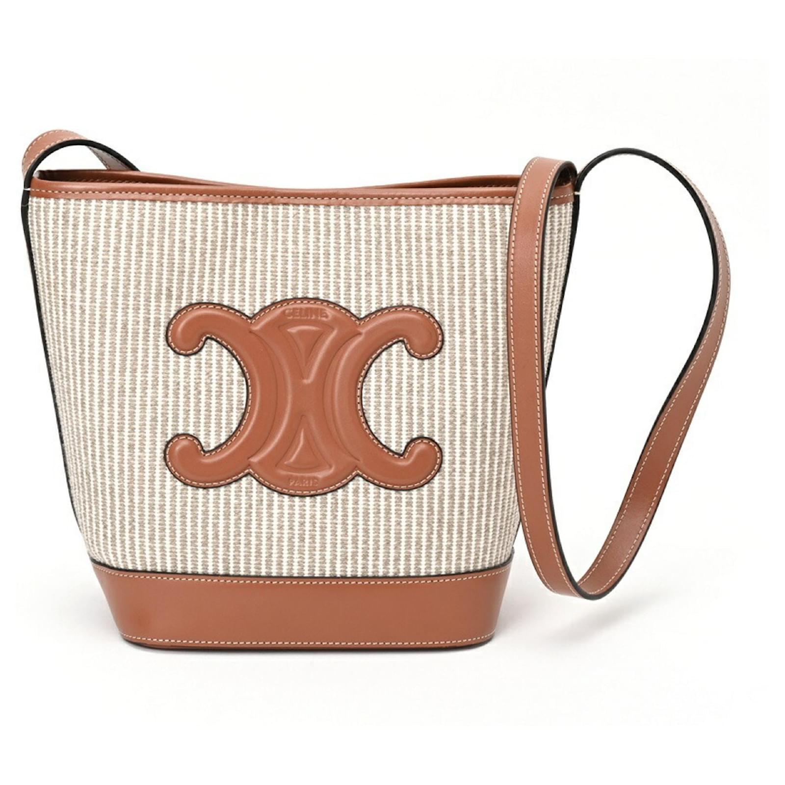 ☆CELINE☆直営店買付☆上品Small Bucket Bag/CUIR TRIOMPHE☆ Celine Bucket Cuir Bag Small Triomphe Embroidery Natural/Tan